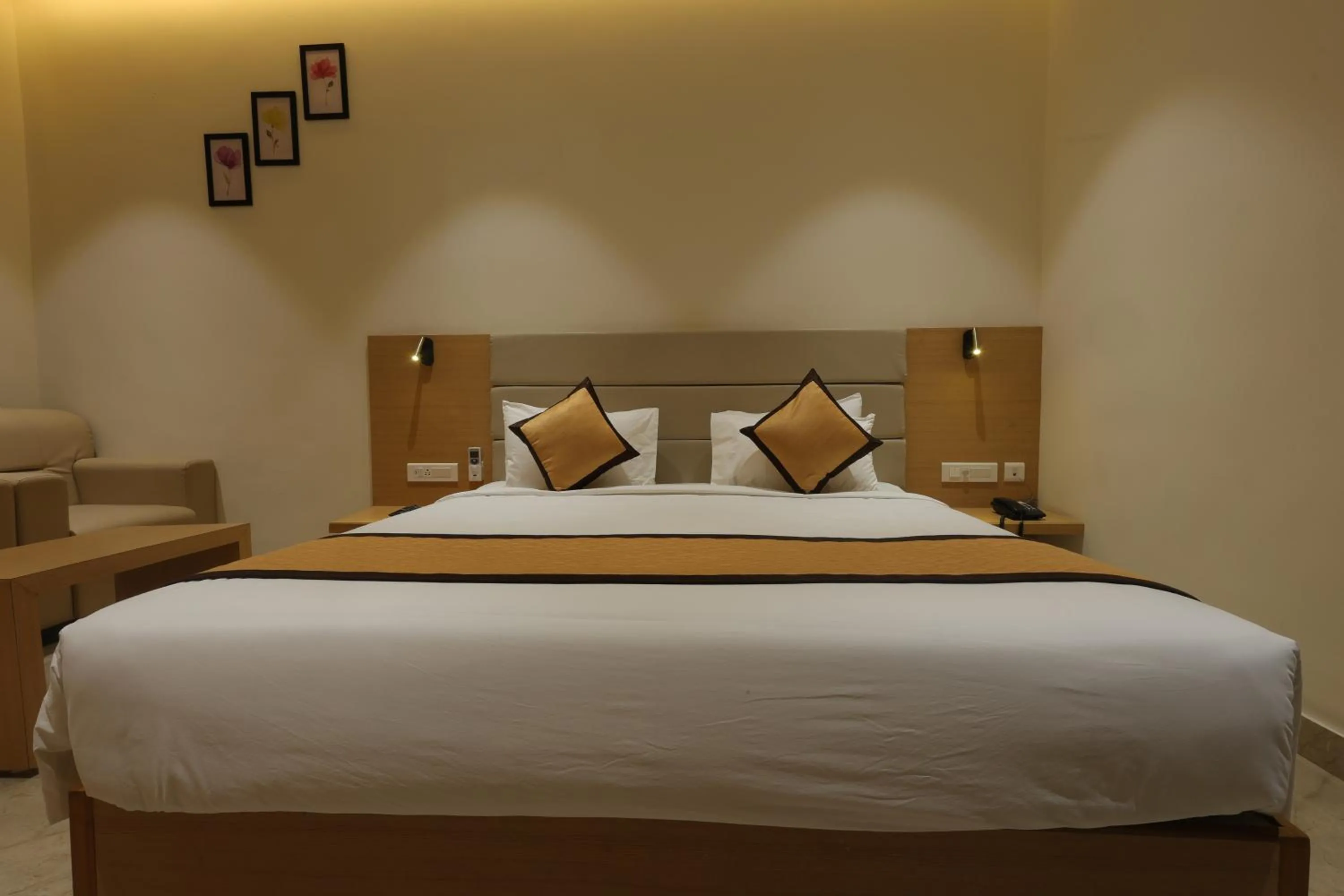 Bed in Hotel Nakshathra- A Royal Stay