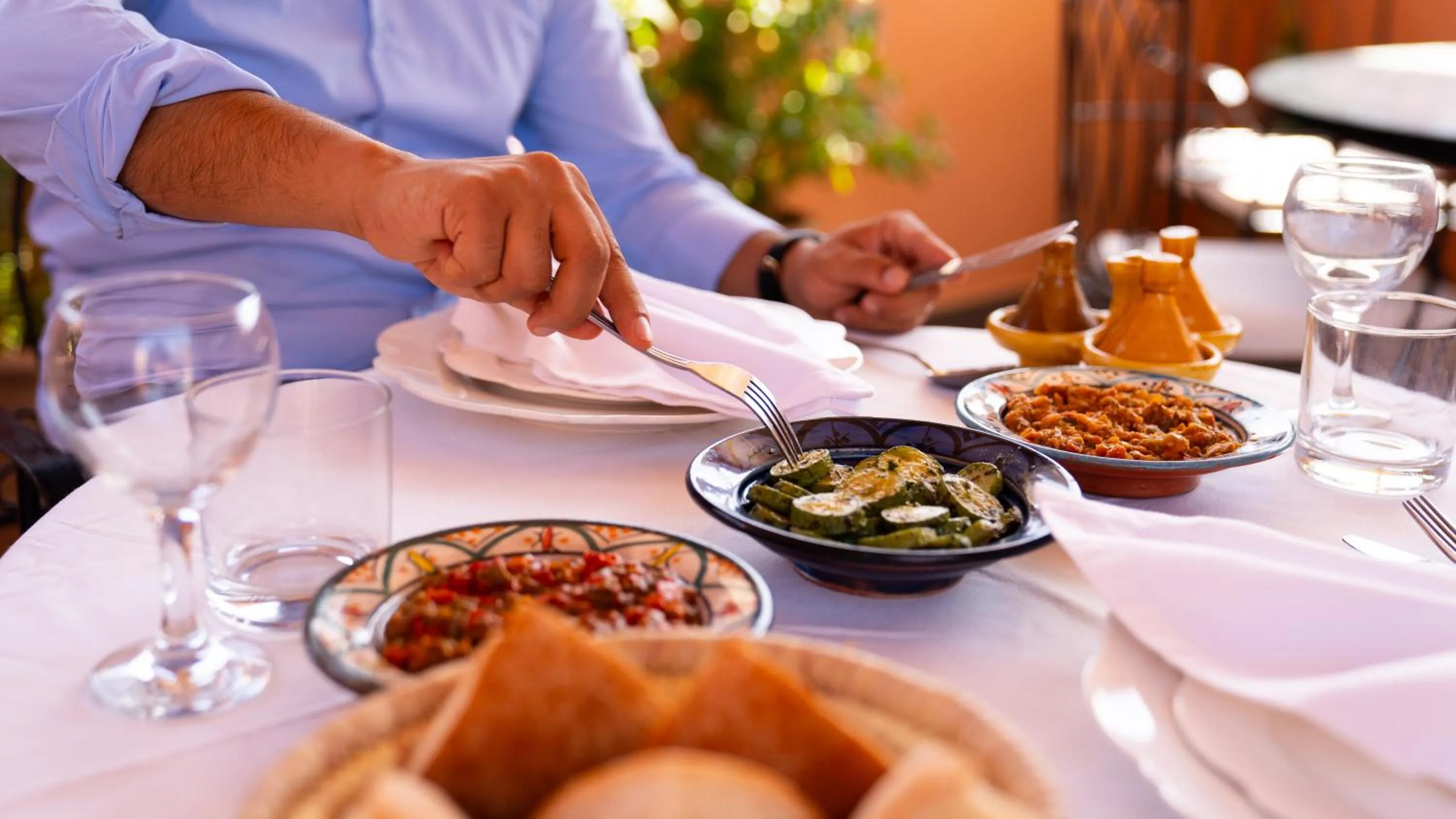 Restaurant/places to eat in Riad Allal