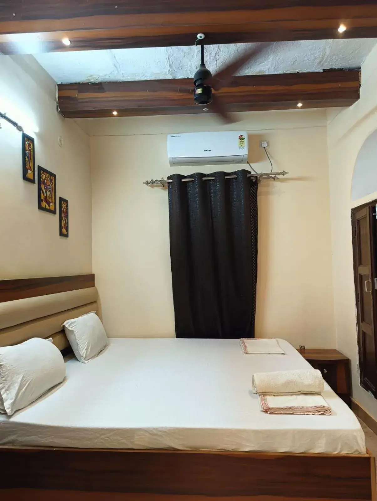 Standard Double Room in Foreigners Inn Standard Double Room in Foreigners Inn