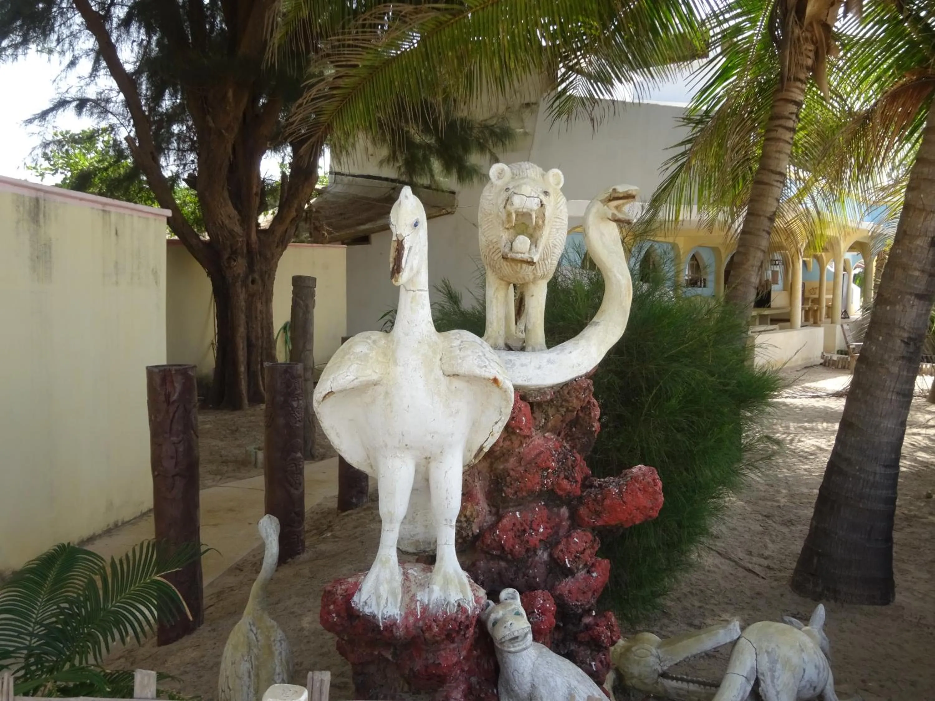 Facade/entrance in HOTEL DU BAR DE LA MER CAP SKIRRiNG