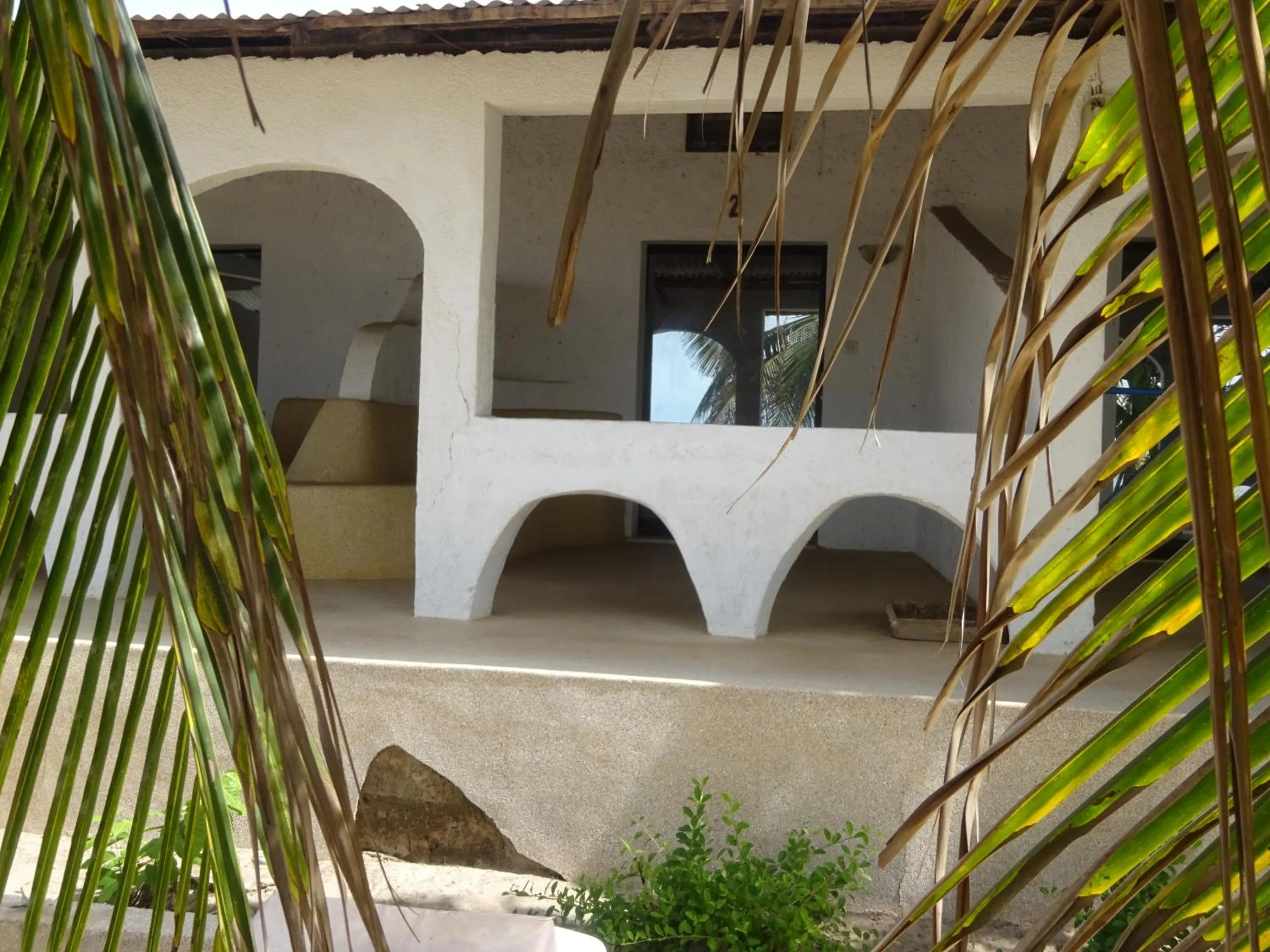 Property building in HOTEL DU BAR DE LA MER CAP SKIRRiNG