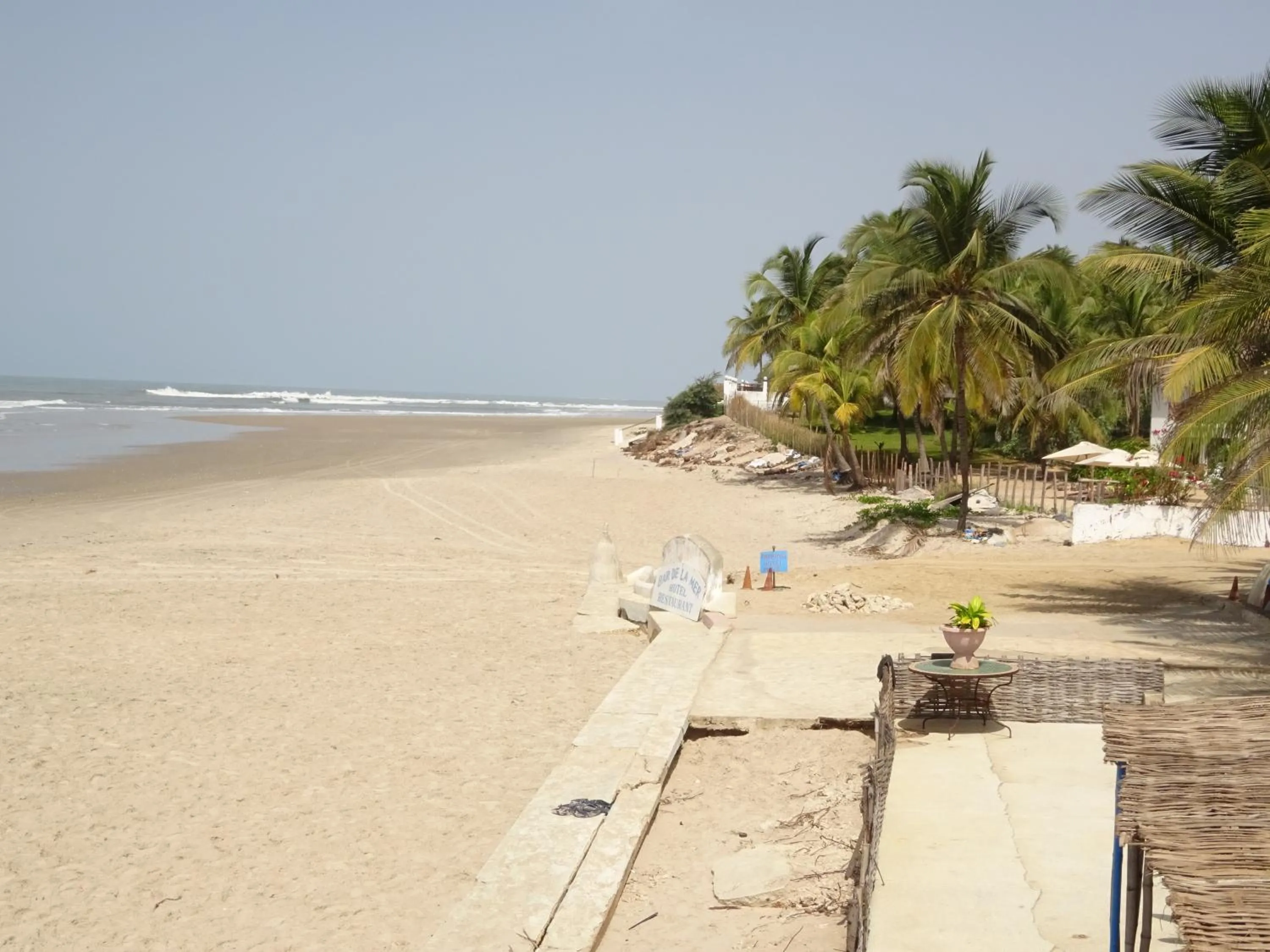 Beach in HOTEL DU BAR DE LA MER CAP SKIRRiNG