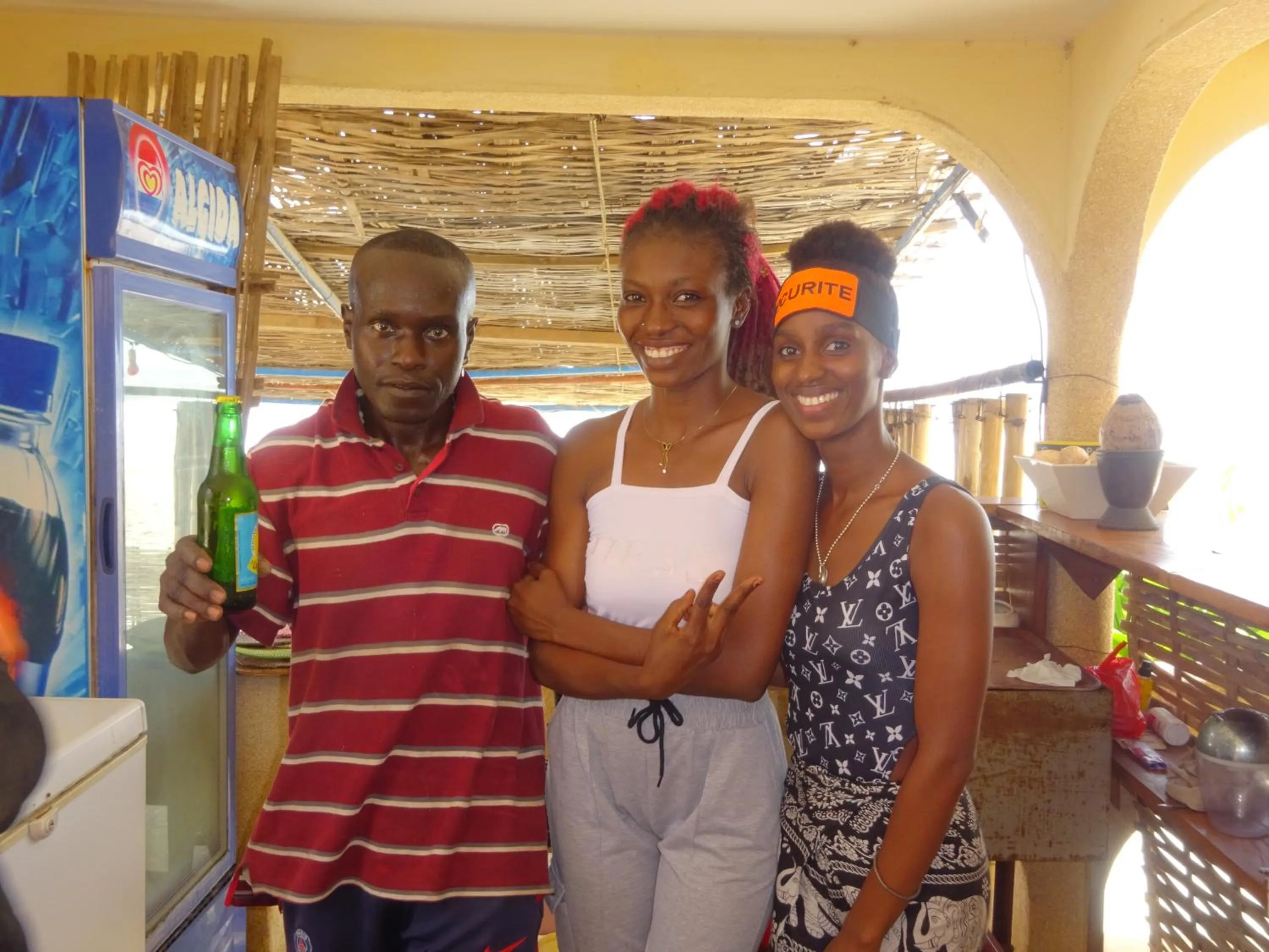 Restaurant/places to eat in HOTEL DU BAR DE LA MER CAP SKIRRiNG