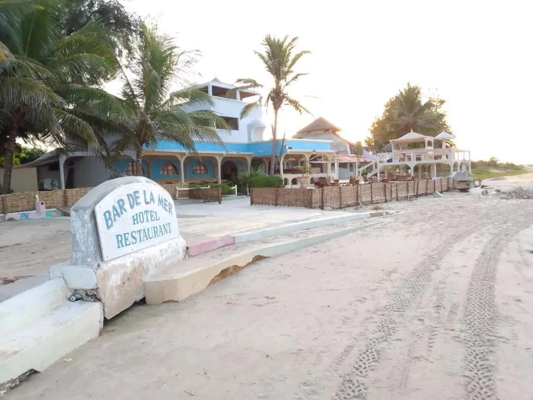 Beach in HOTEL DU BAR DE LA MER CAP SKIRRiNG