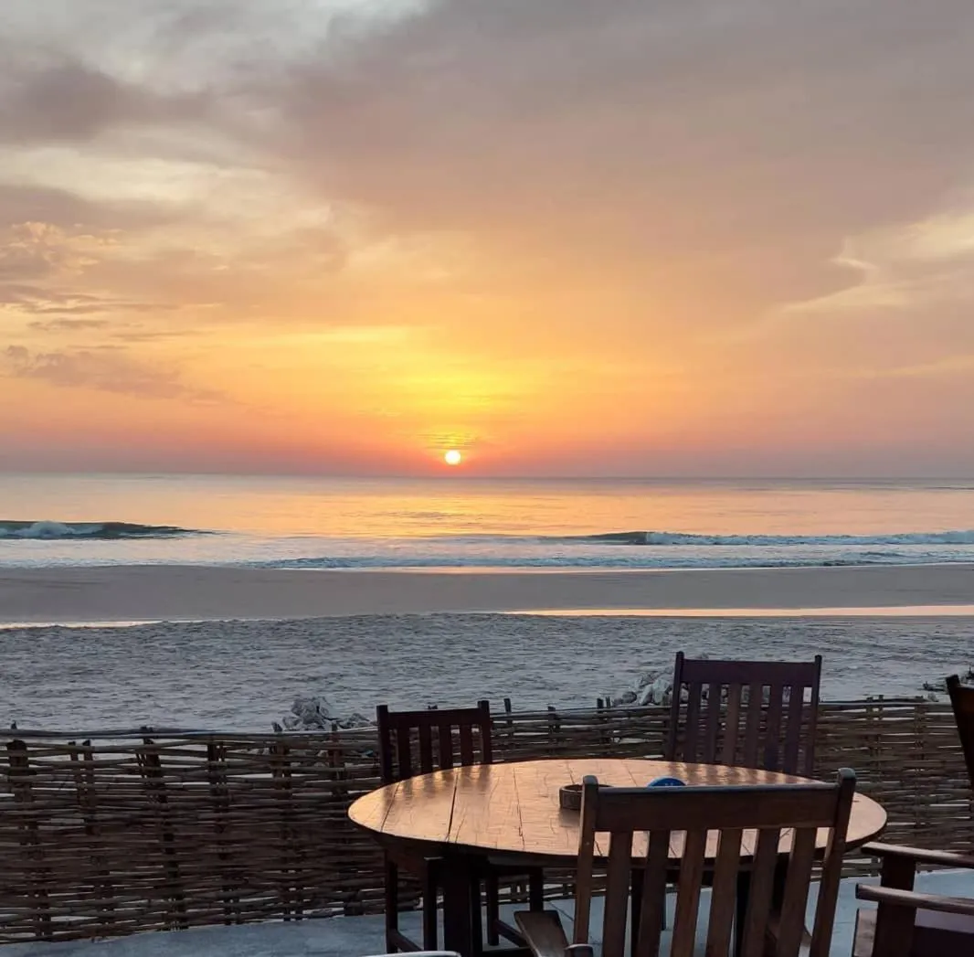 Restaurant/places to eat in HOTEL DU BAR DE LA MER CAP SKIRRiNG