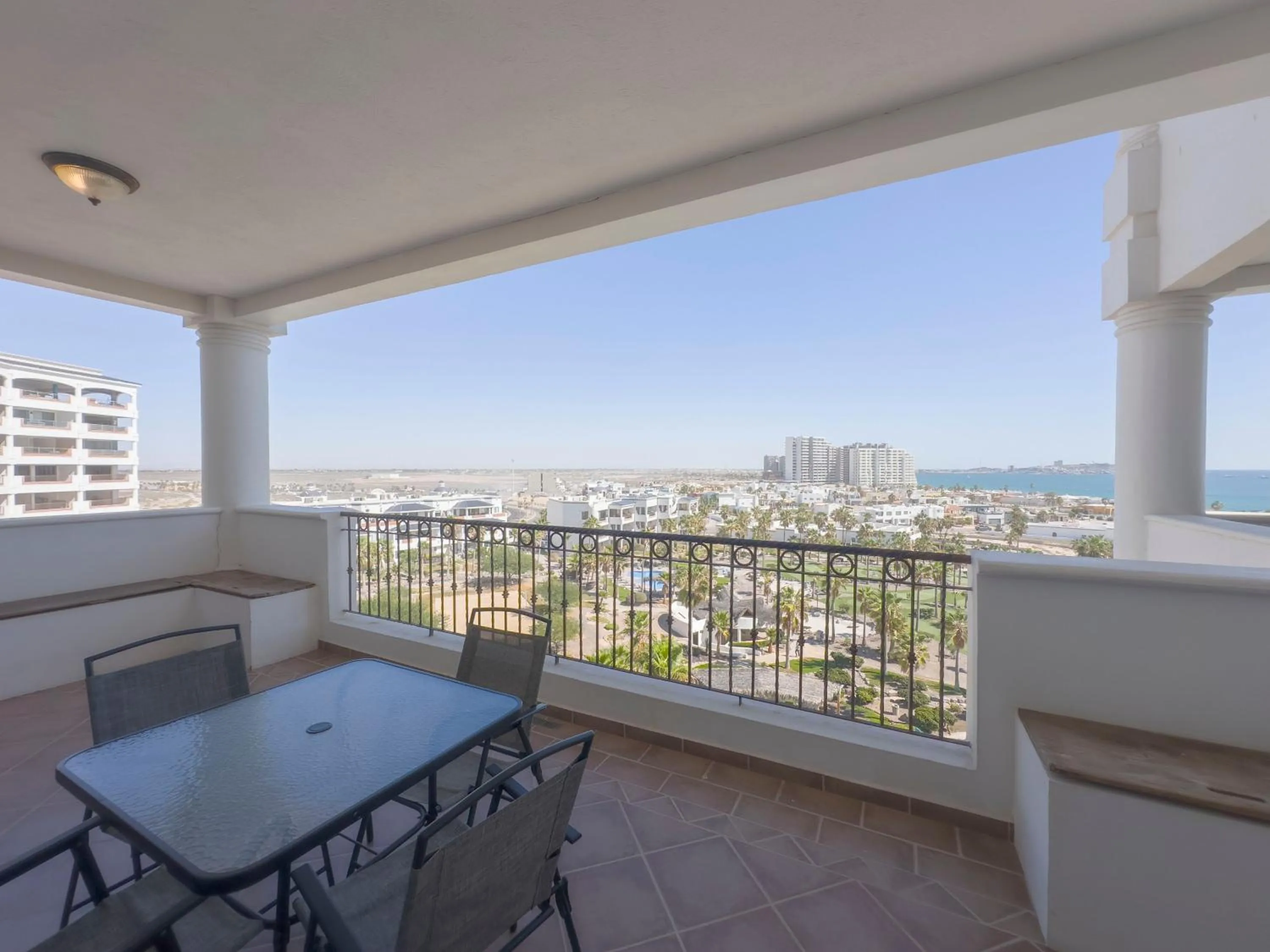 Casa Blanca Golf Villas