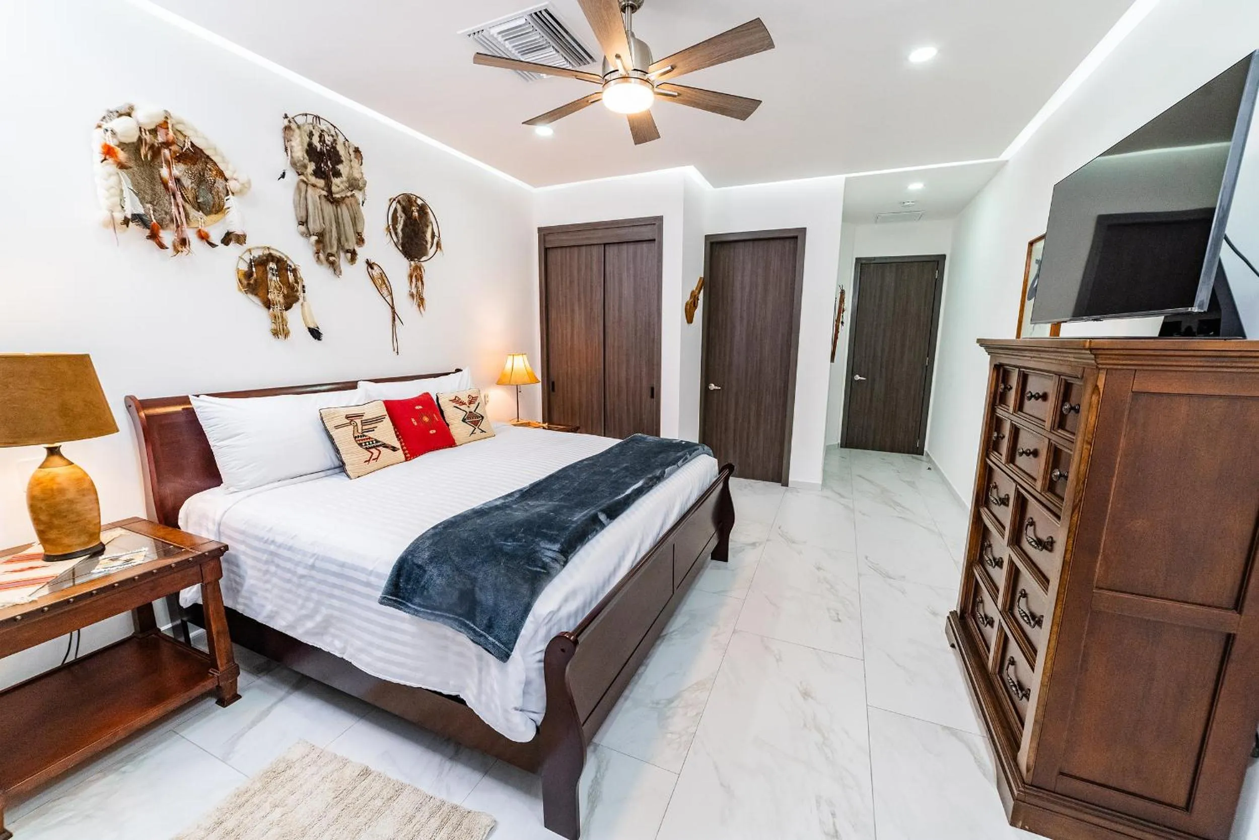 Bed in Casa Blanca Golf Villas