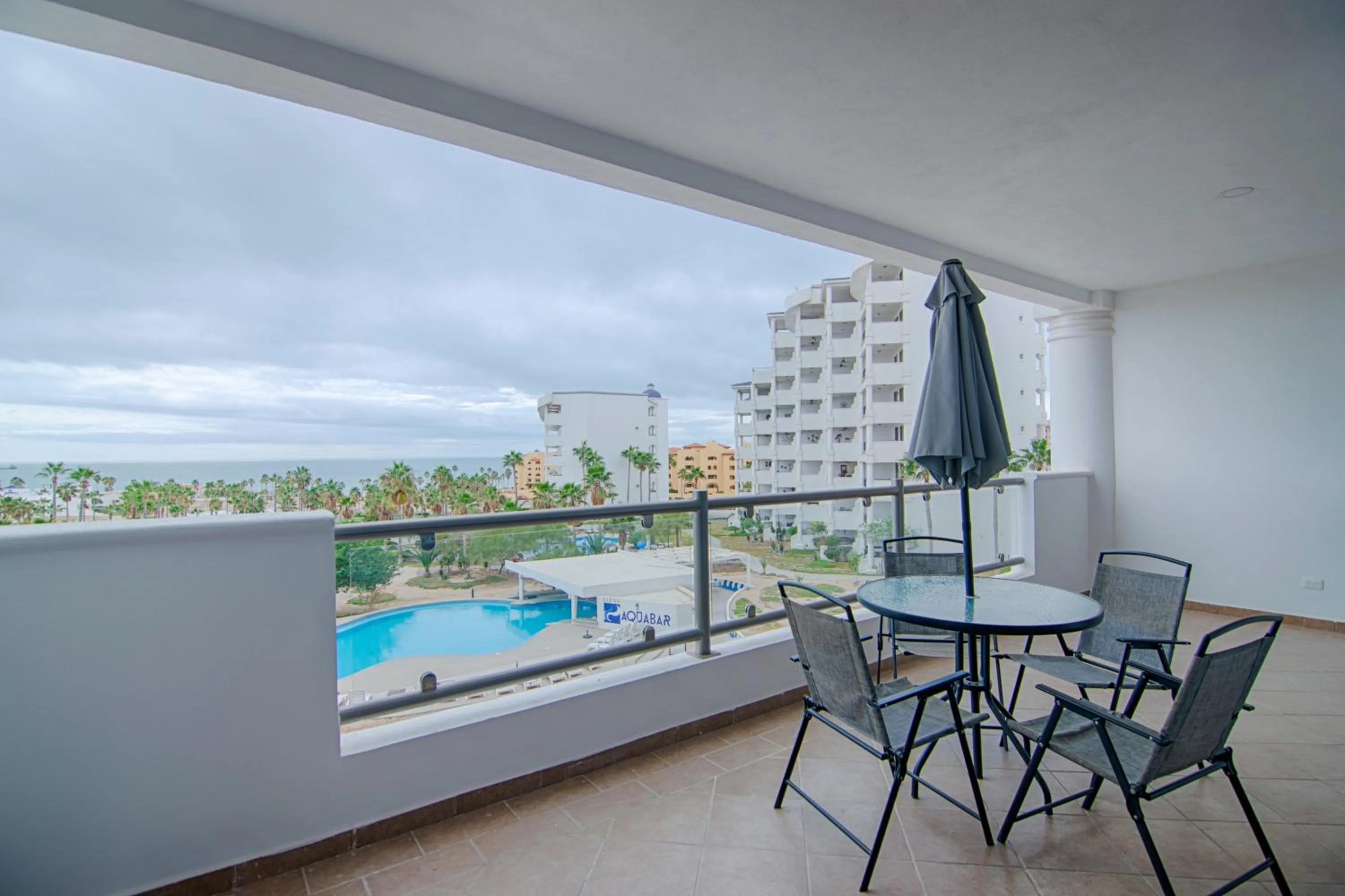 Casa Blanca Golf Villas