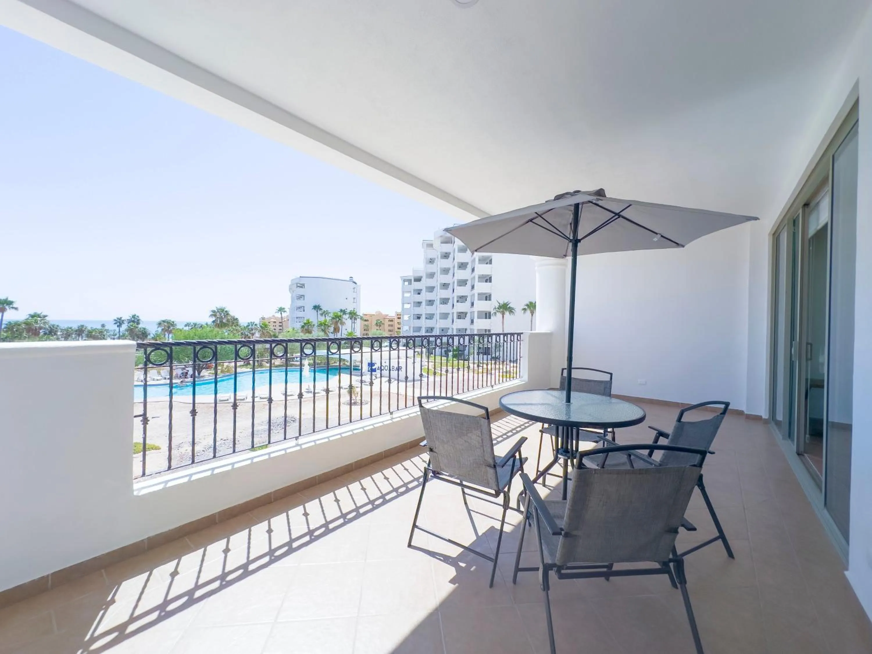 Casa Blanca Golf Villas