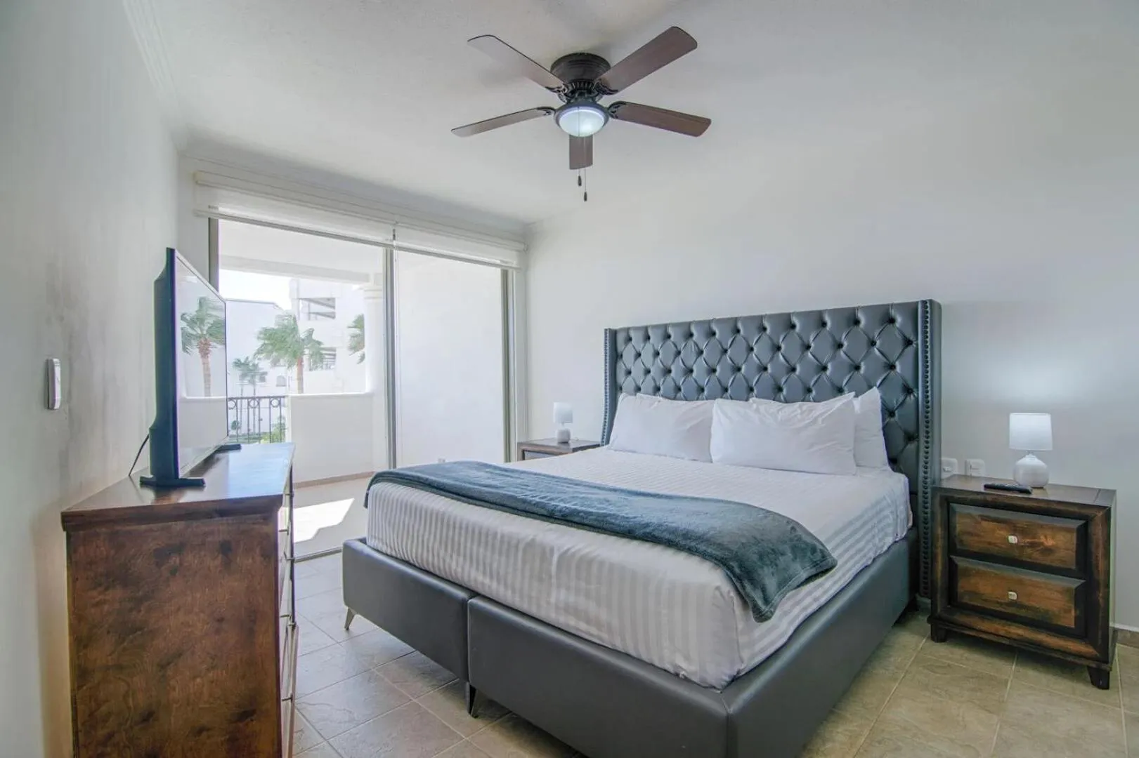 Bed in Casa Blanca Golf Villas