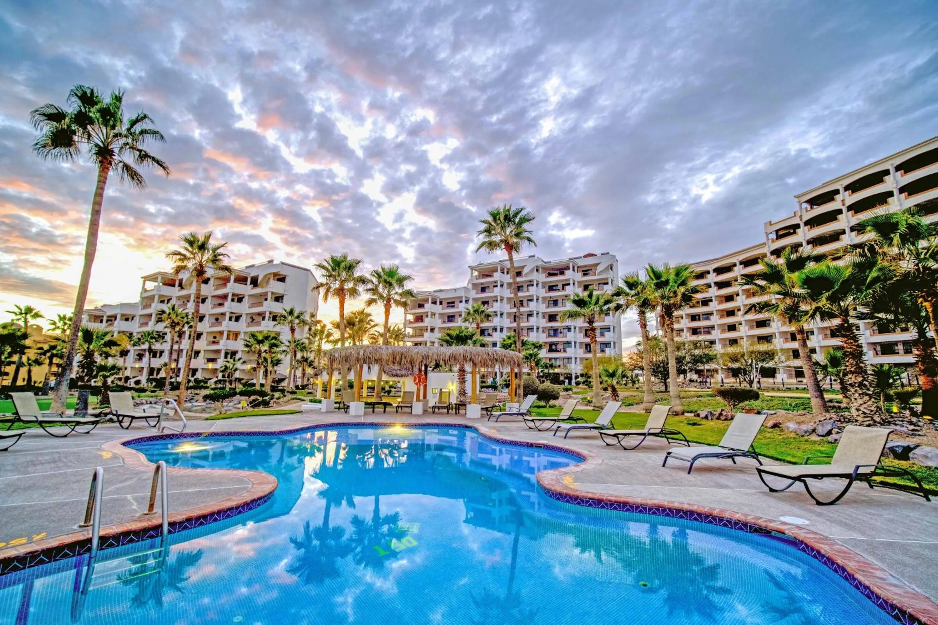 Property building in Casa Blanca Golf Villas