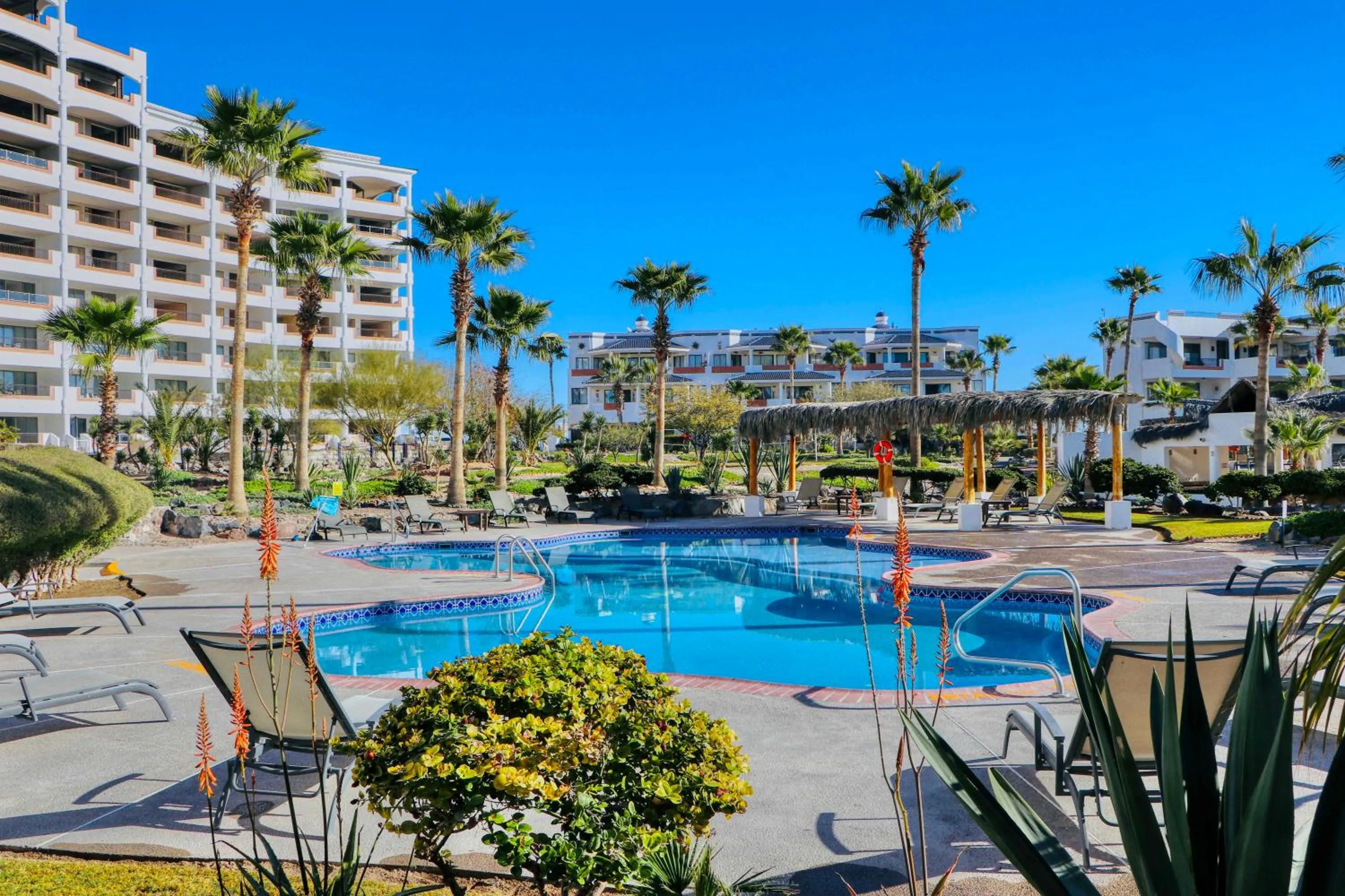 Property building in Casa Blanca Golf Villas