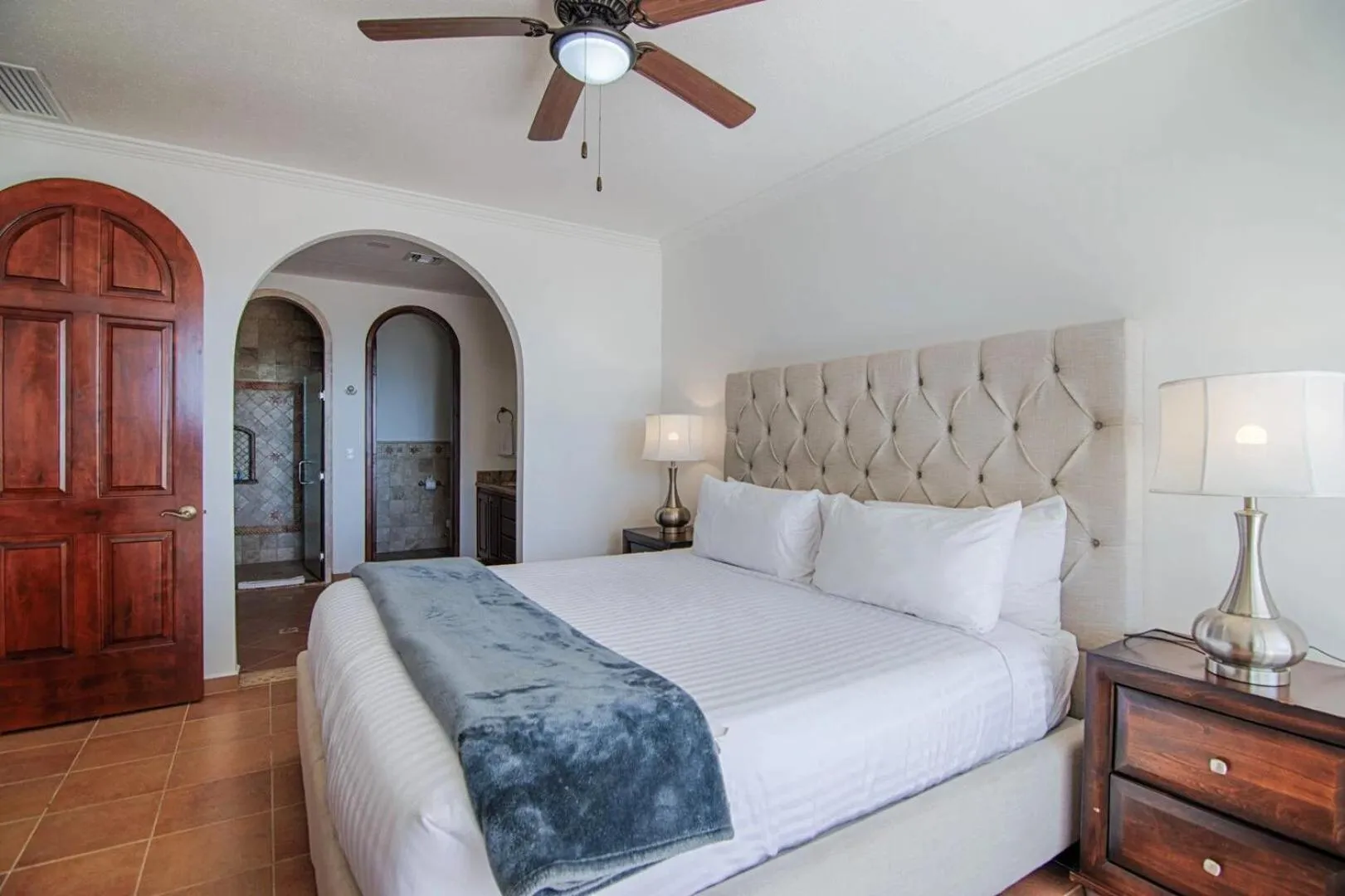 Bed in Casa Blanca Golf Villas