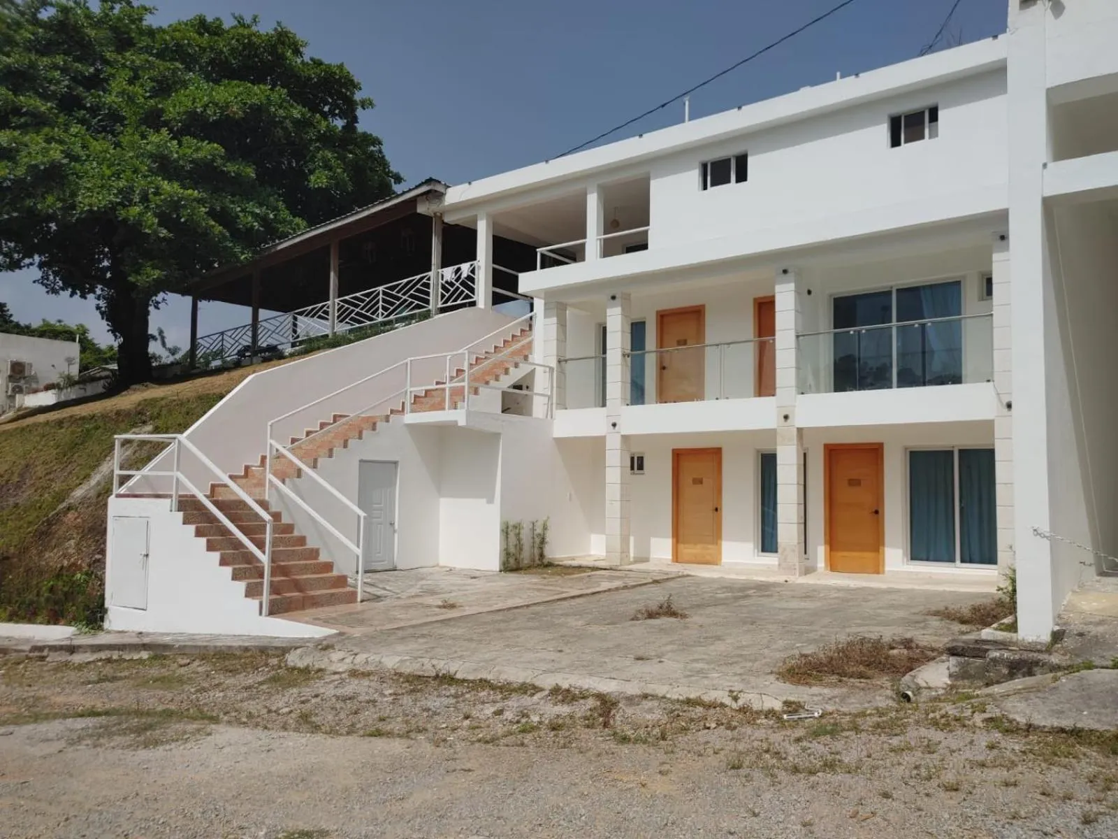 Restaurant/places to eat in Samaná Suites Hotel by Habita