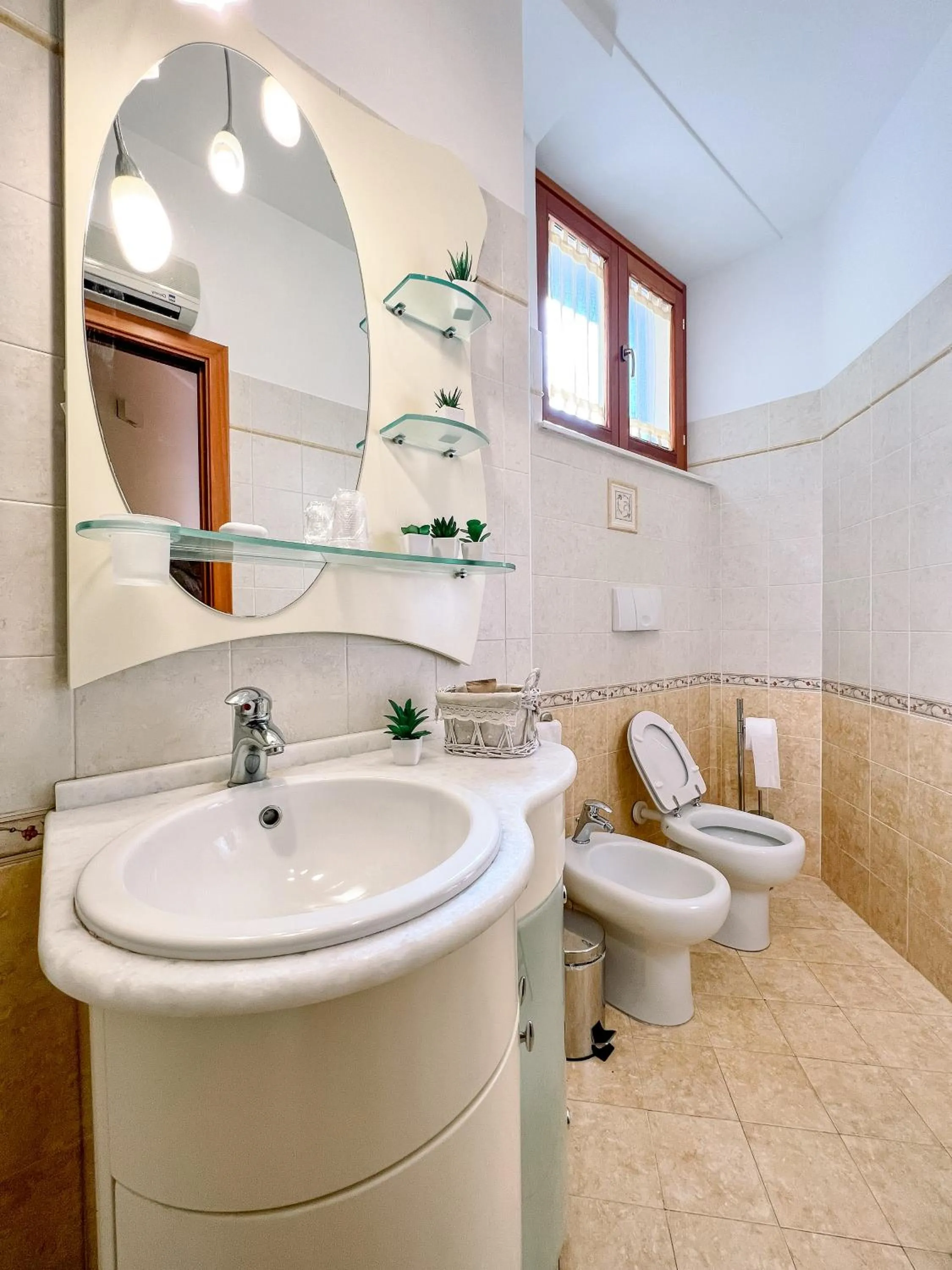 Toilet in Borgo Antico