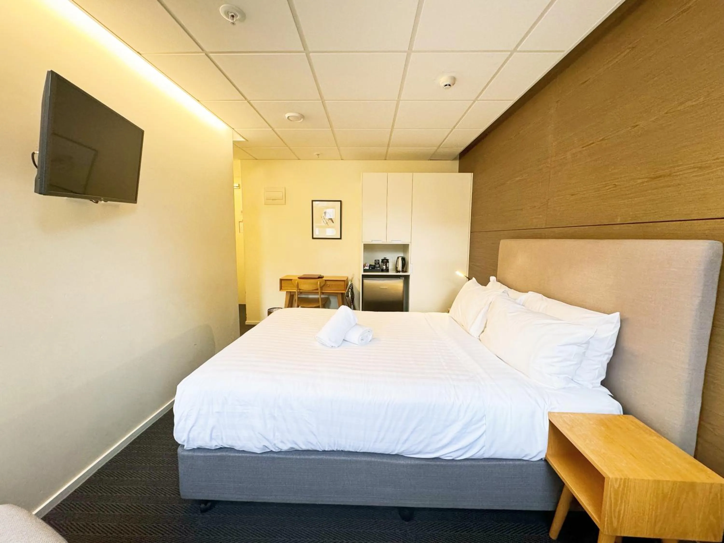 Kitchen or kitchenette, Bed in Park Hotel, Lambton Quay