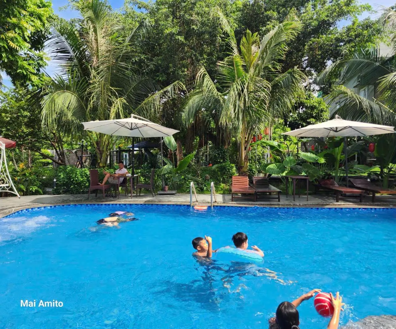 Swimming pool in Châu Sơn Garden Resort