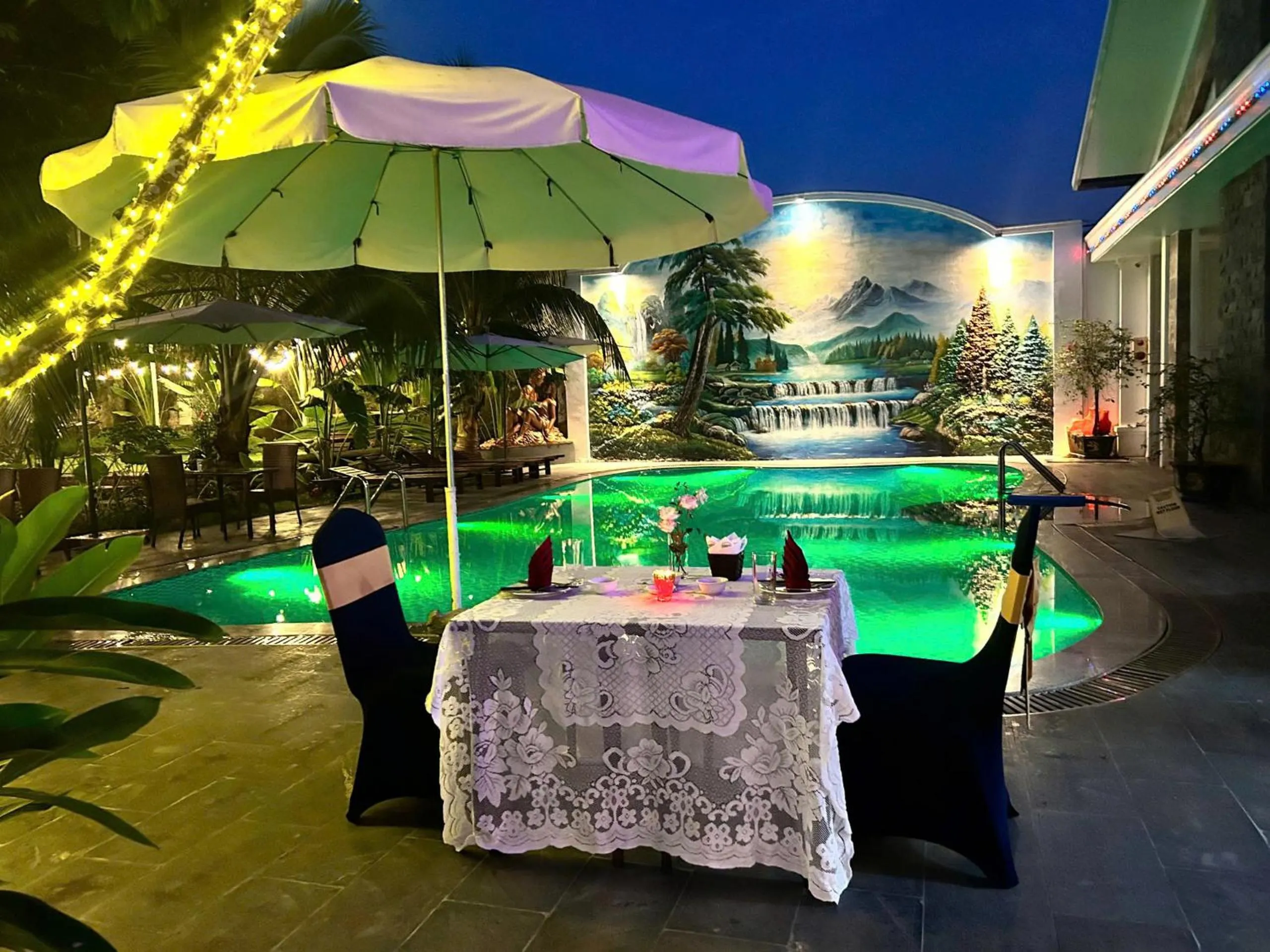 Dinner in Châu Sơn Garden Resort