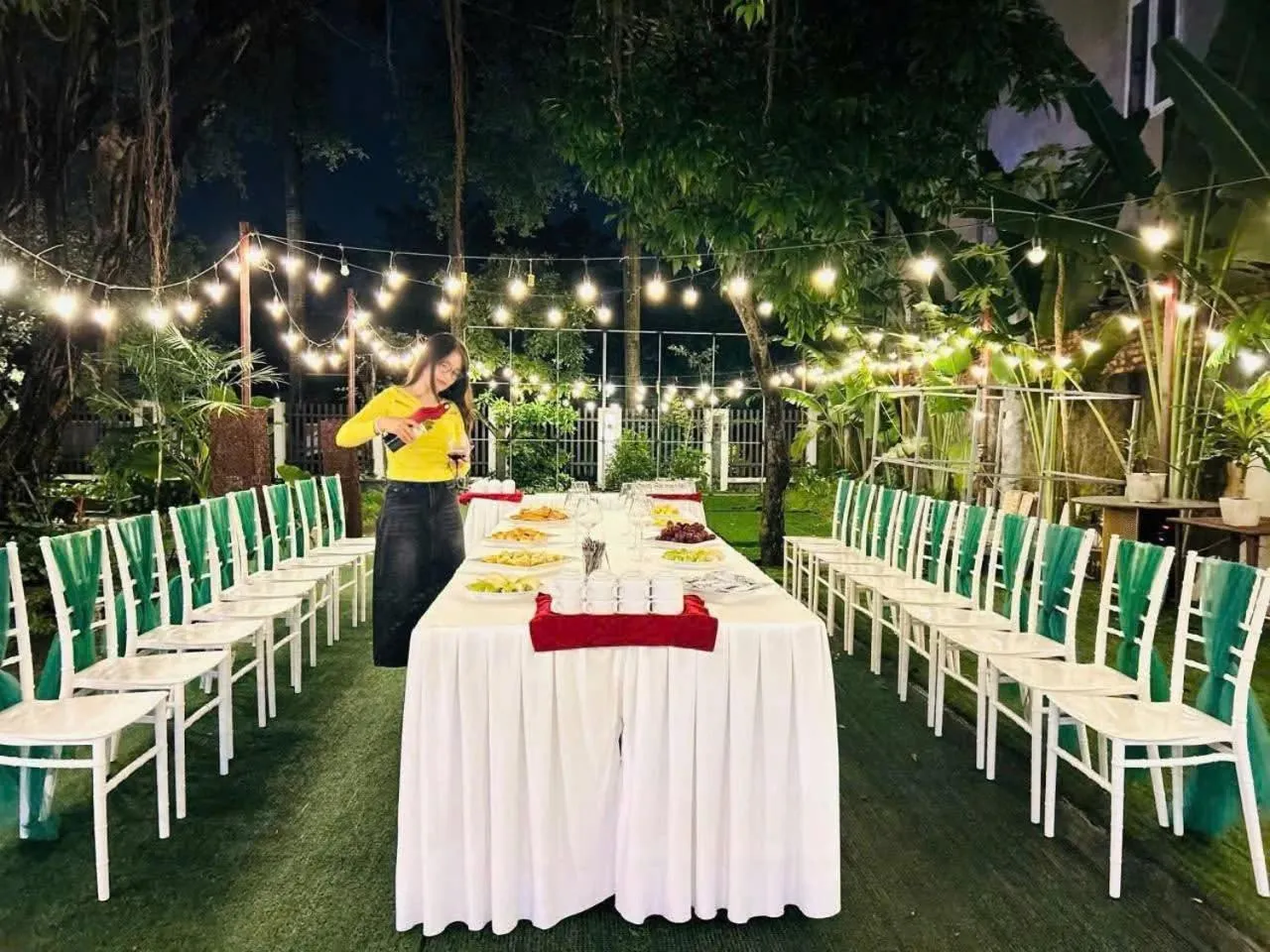 People in Châu Sơn Garden Resort