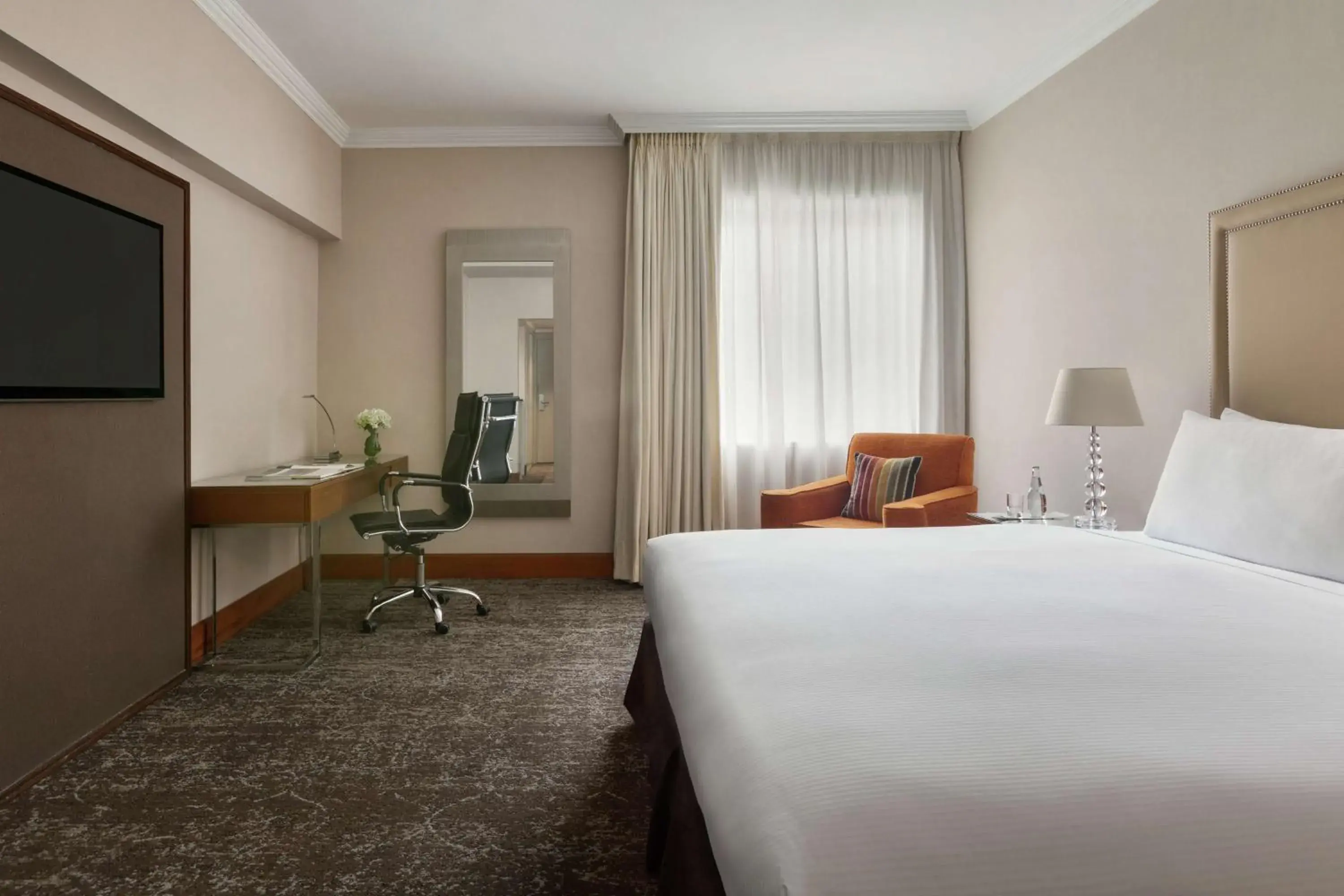 King Suite - Mobility Accessible in DoubleTree by Hilton Lima Miraflores El Pardo King Suite - Mobility Accessible in DoubleTree by Hilton Lima Miraflores El Pardo