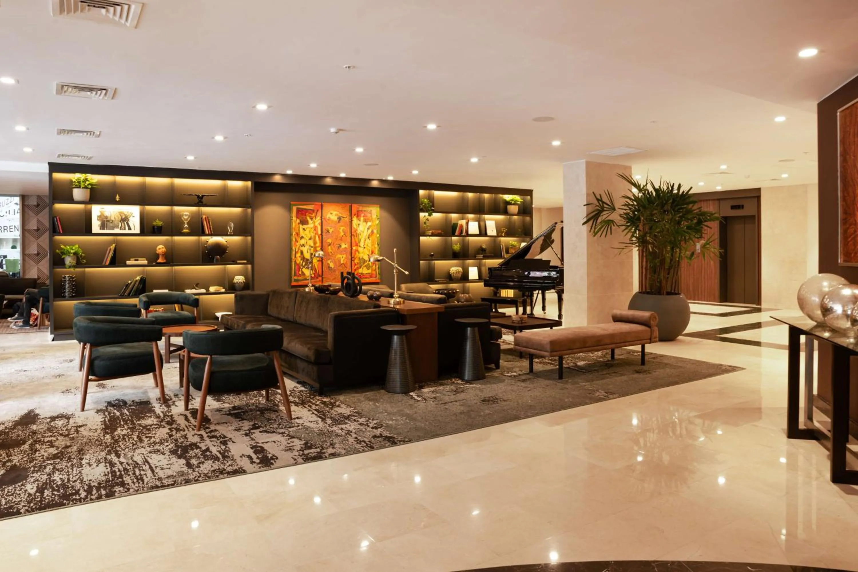 Lobby or reception in DoubleTree by Hilton Lima Miraflores El Pardo