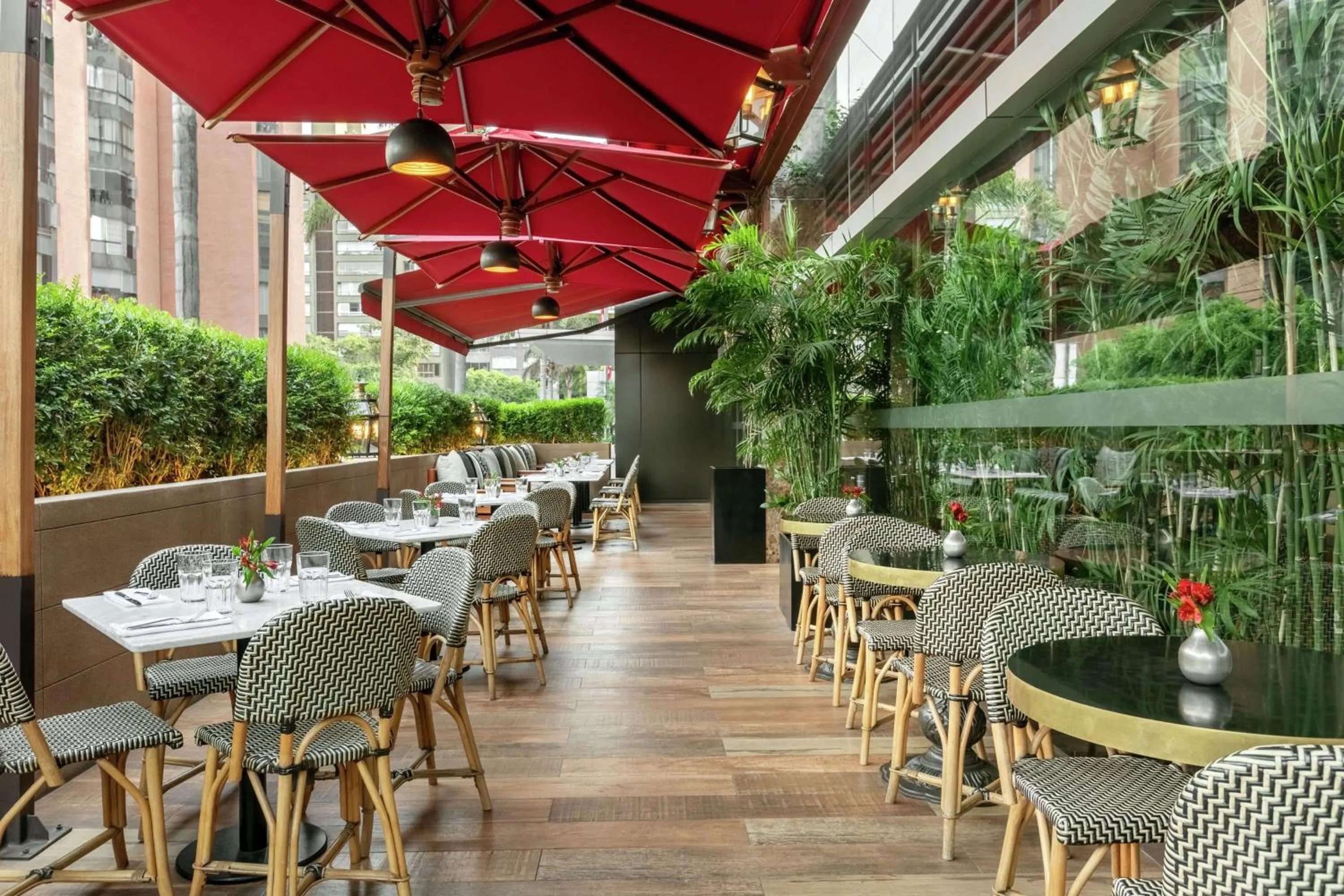 Restaurant/places to eat in DoubleTree by Hilton Lima Miraflores El Pardo