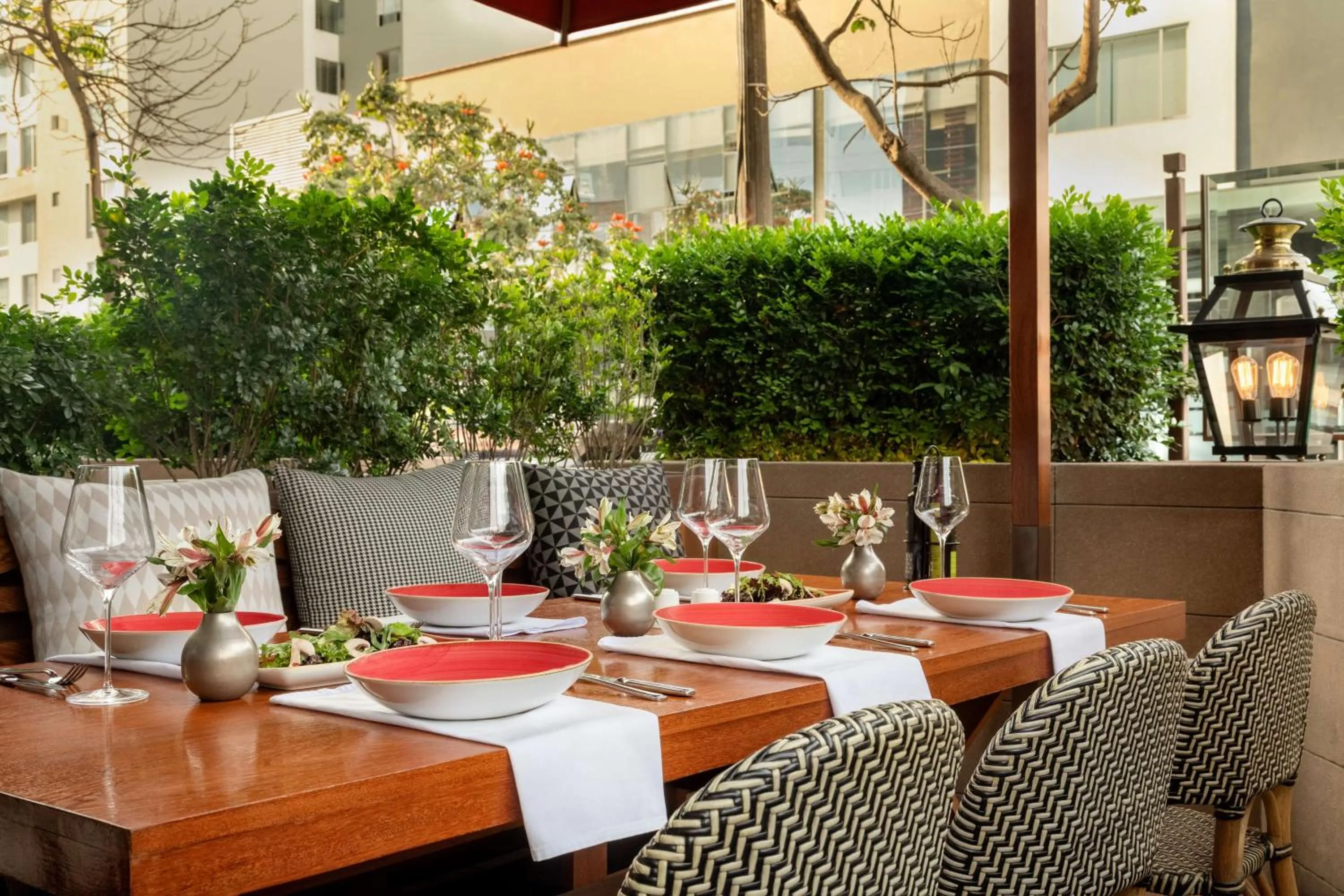 Restaurant/places to eat in DoubleTree by Hilton Lima Miraflores El Pardo