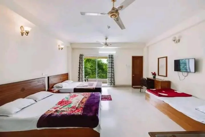 Bed in Hill Crown Hotel & Resort