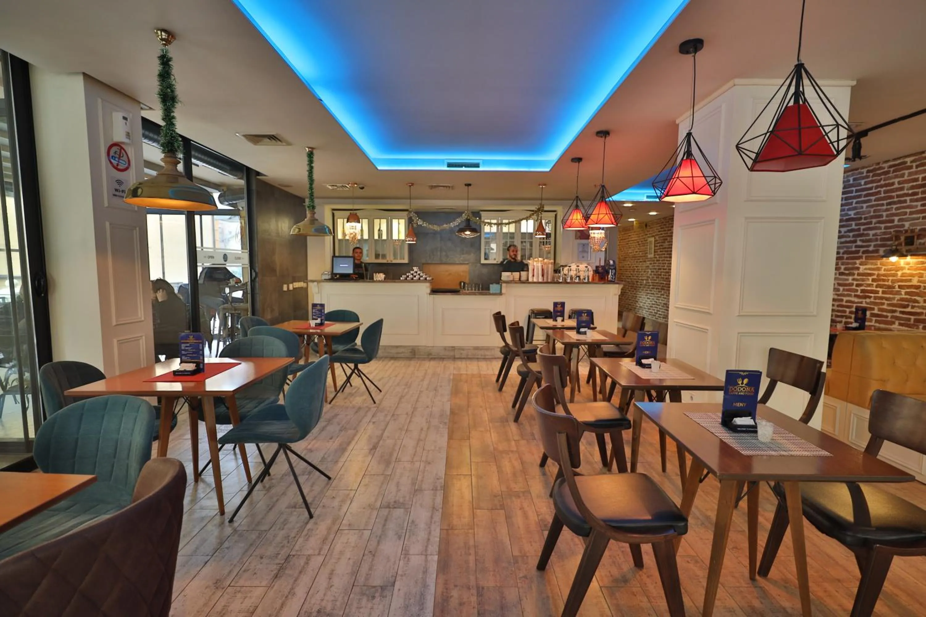 Restaurant/places to eat in Dodona ApartHotel in Prishtina