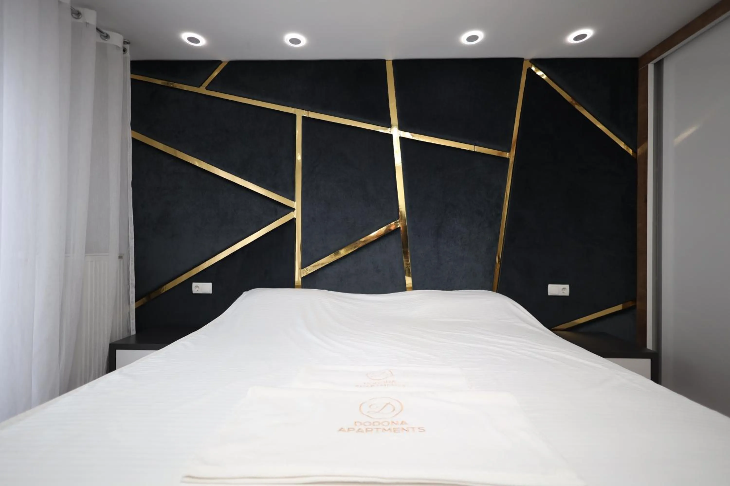 Bedroom, Bed in Dodona ApartHotel in Prishtina