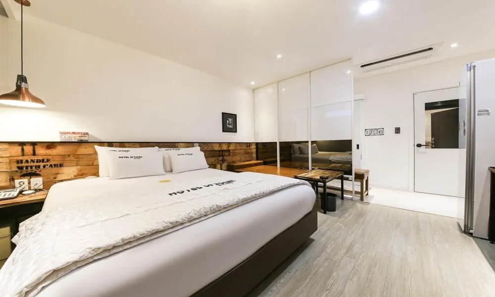 Bed in Hotel Yeogieutte Dongdaegu