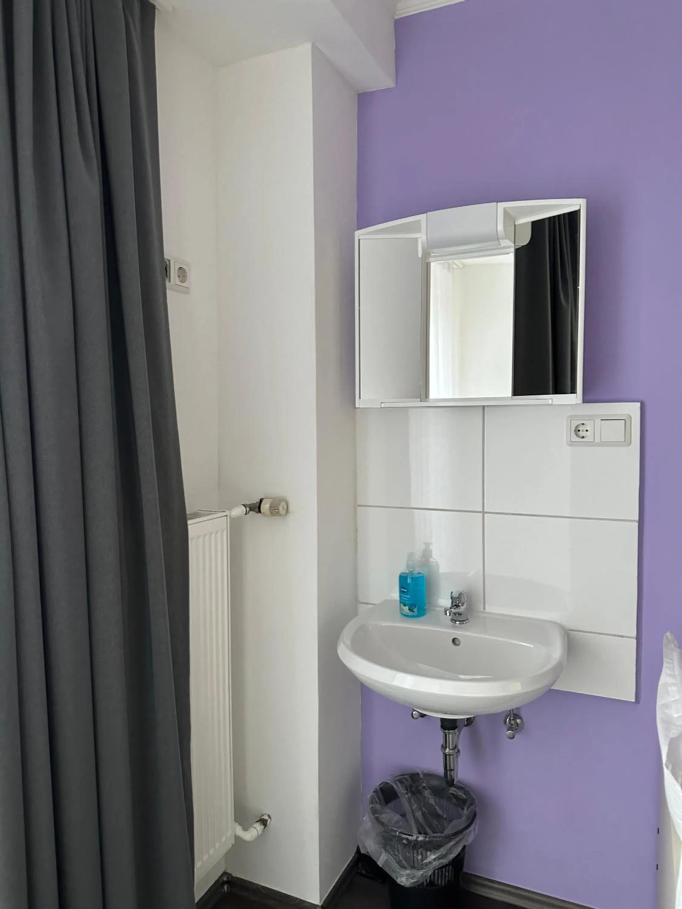 Staff in Hotel Annis M&P