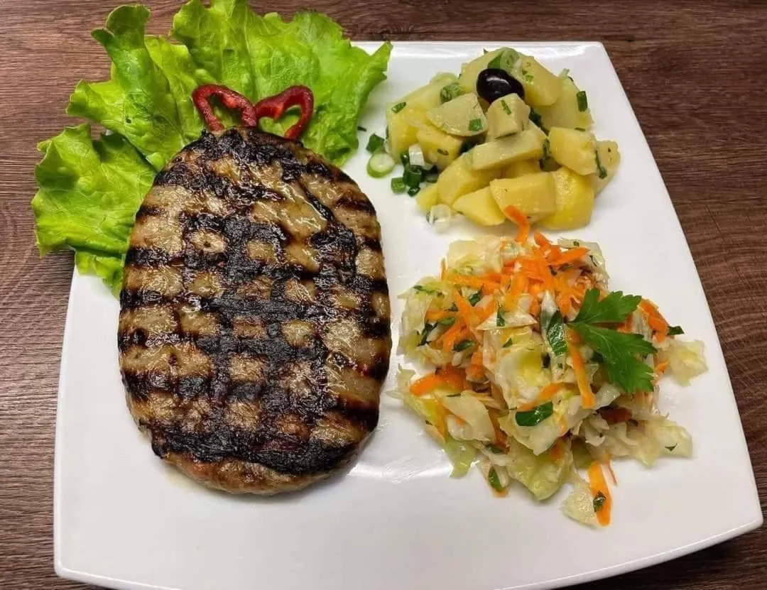 Restaurant/places to eat in Hotel Annis M&P