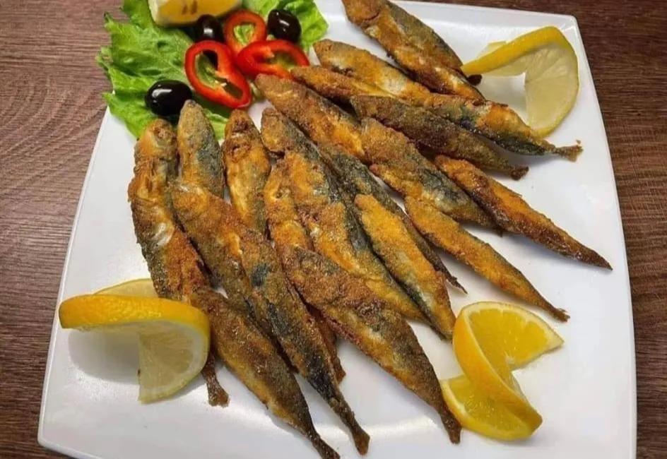 Restaurant/places to eat in Hotel Annis M&P