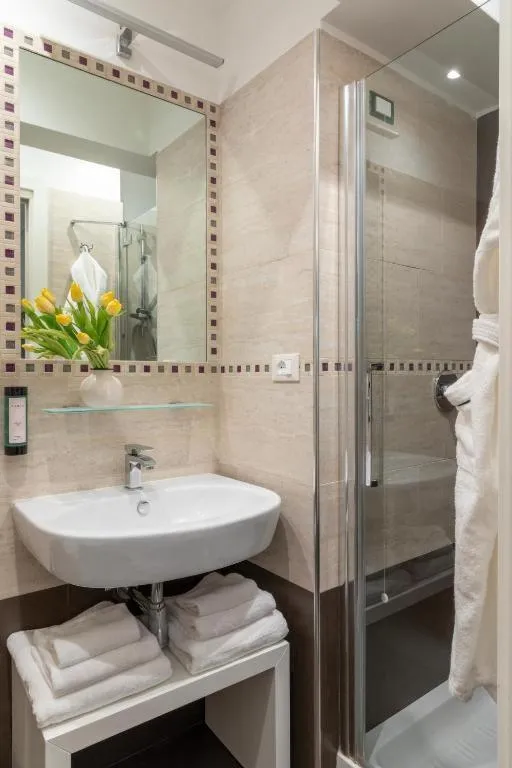 Shower in NAMAN HOTELLERIE - Spagna