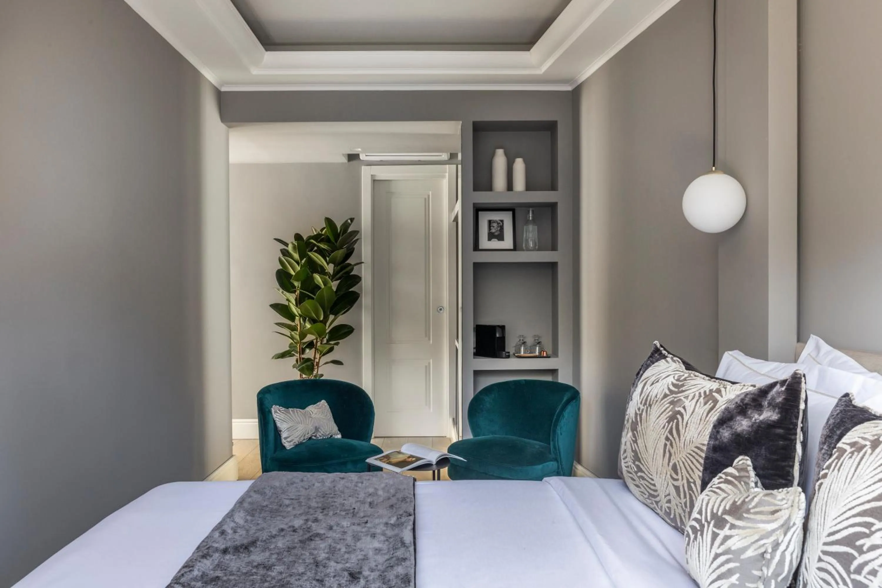 Photo of the whole room, Bed in NAMAN HOTELLERIE - Spagna