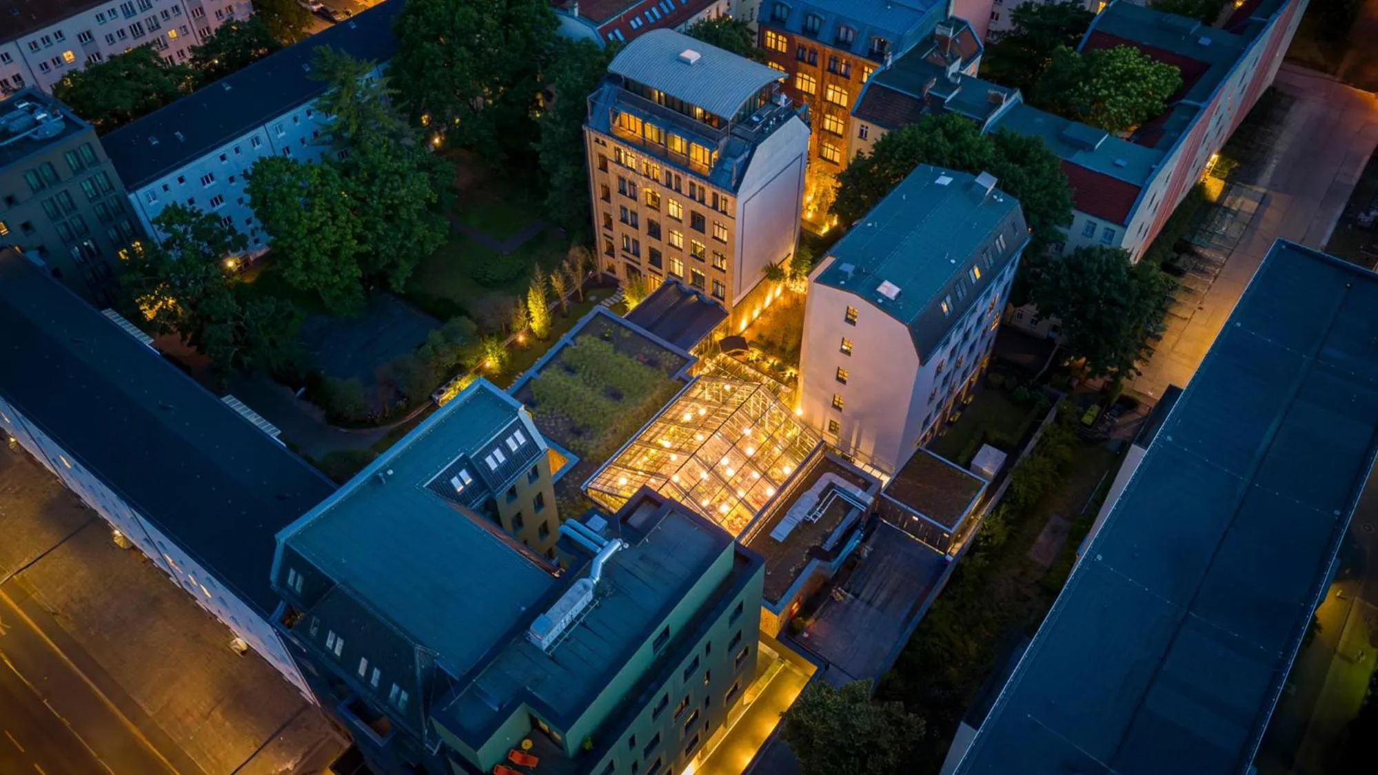 Restaurant/places to eat in sly Berlin