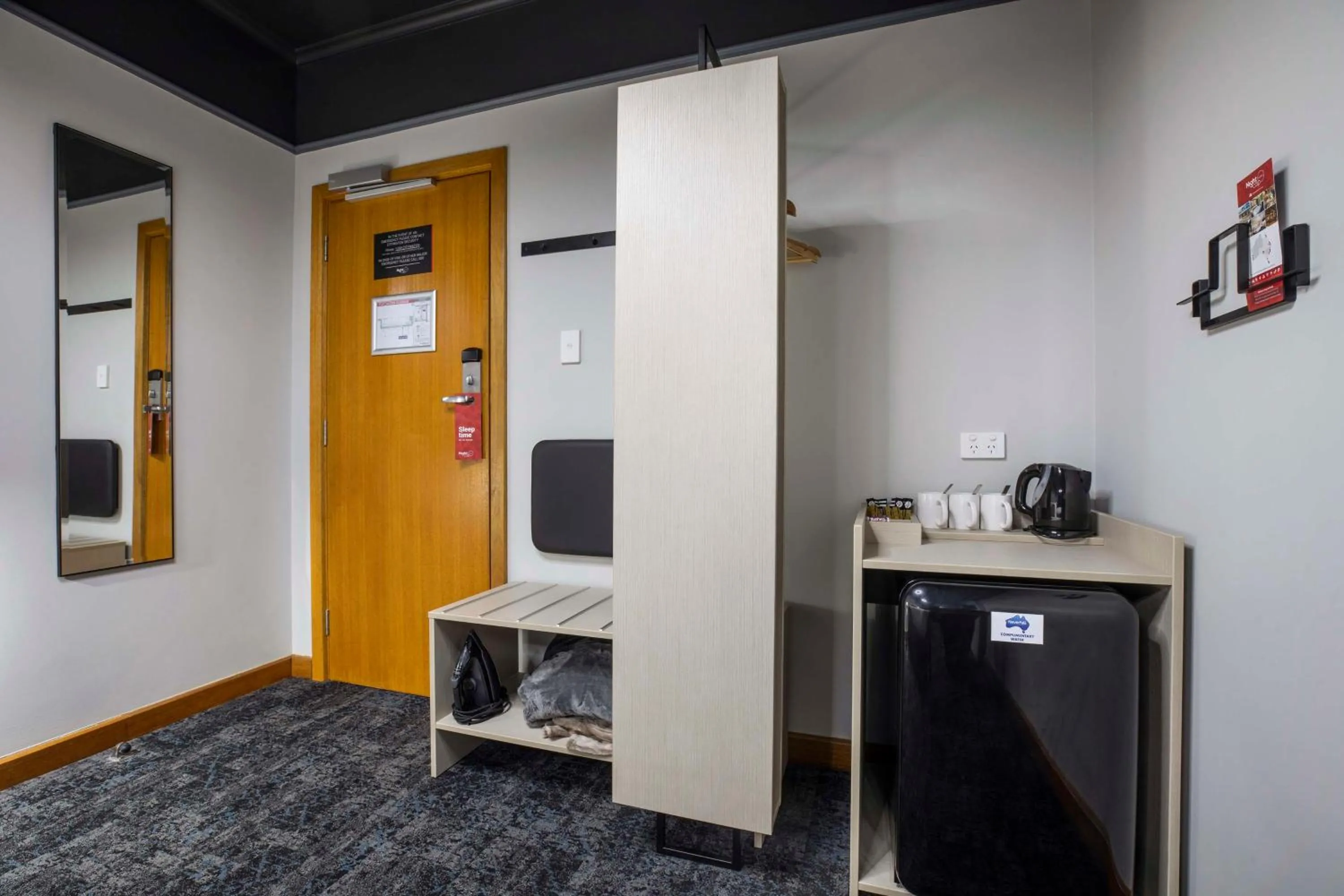 Coffee/tea facilities in Nightcap at Empire Hotel