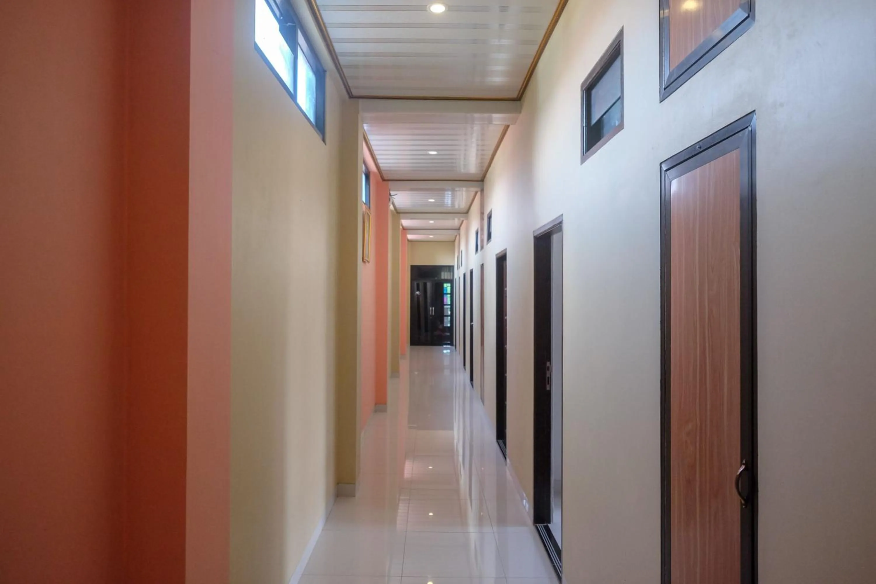 Floor plan in Sans Hotel Kumbang Yogyakarta by RedDoorz