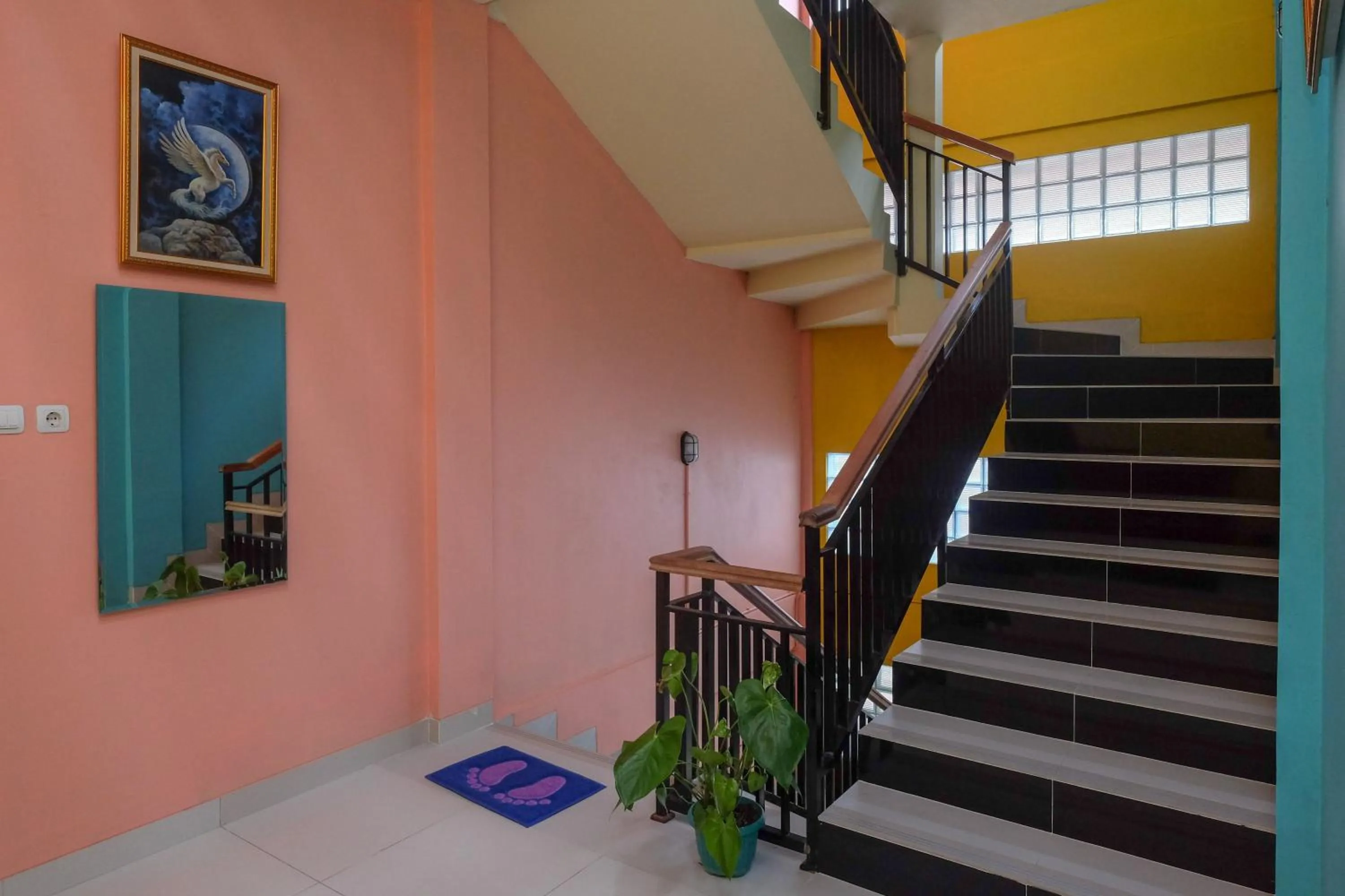 Floor plan in Sans Hotel Kumbang Yogyakarta by RedDoorz