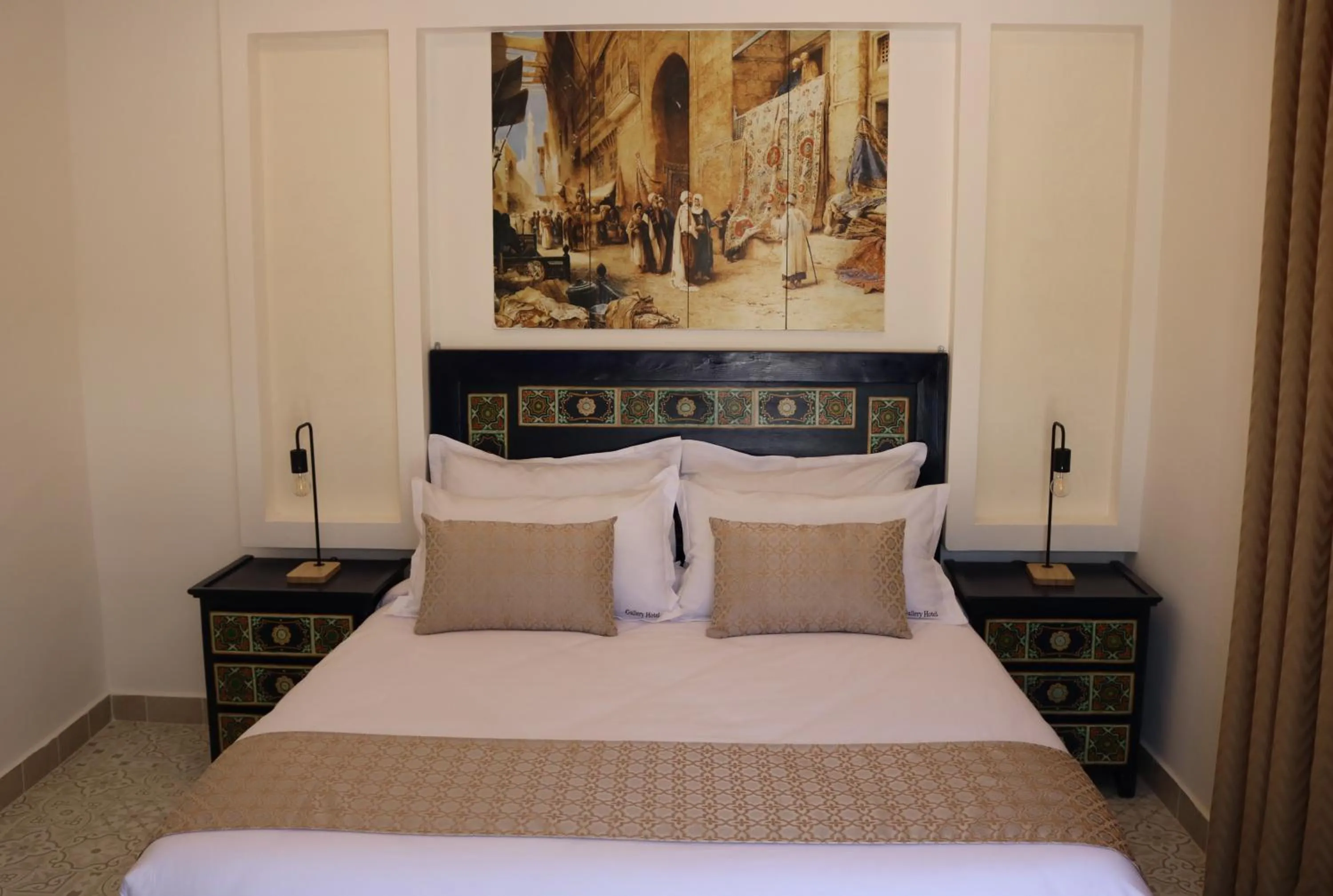 Bedroom, Bed in Gallery Hotel