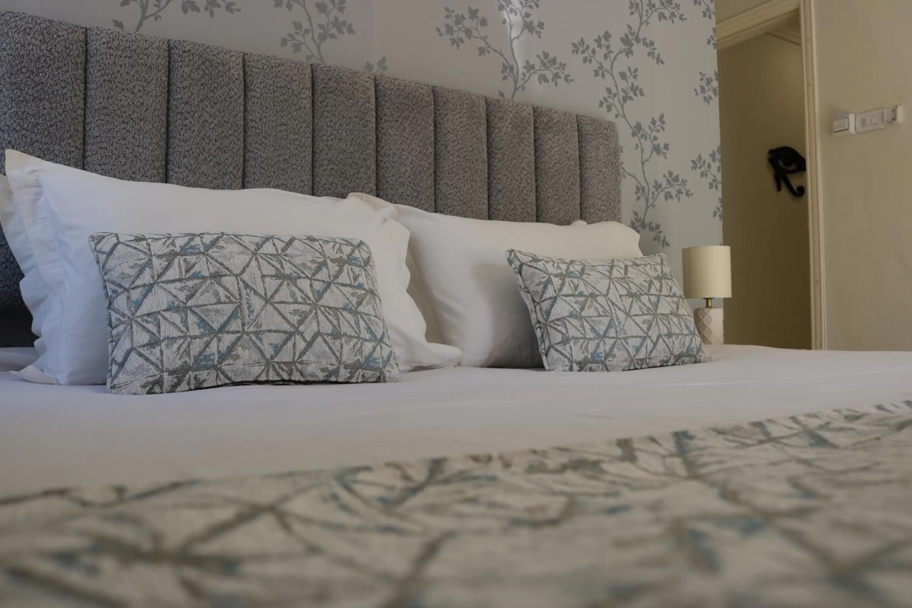 Bedroom, Bed in Gallery Hotel