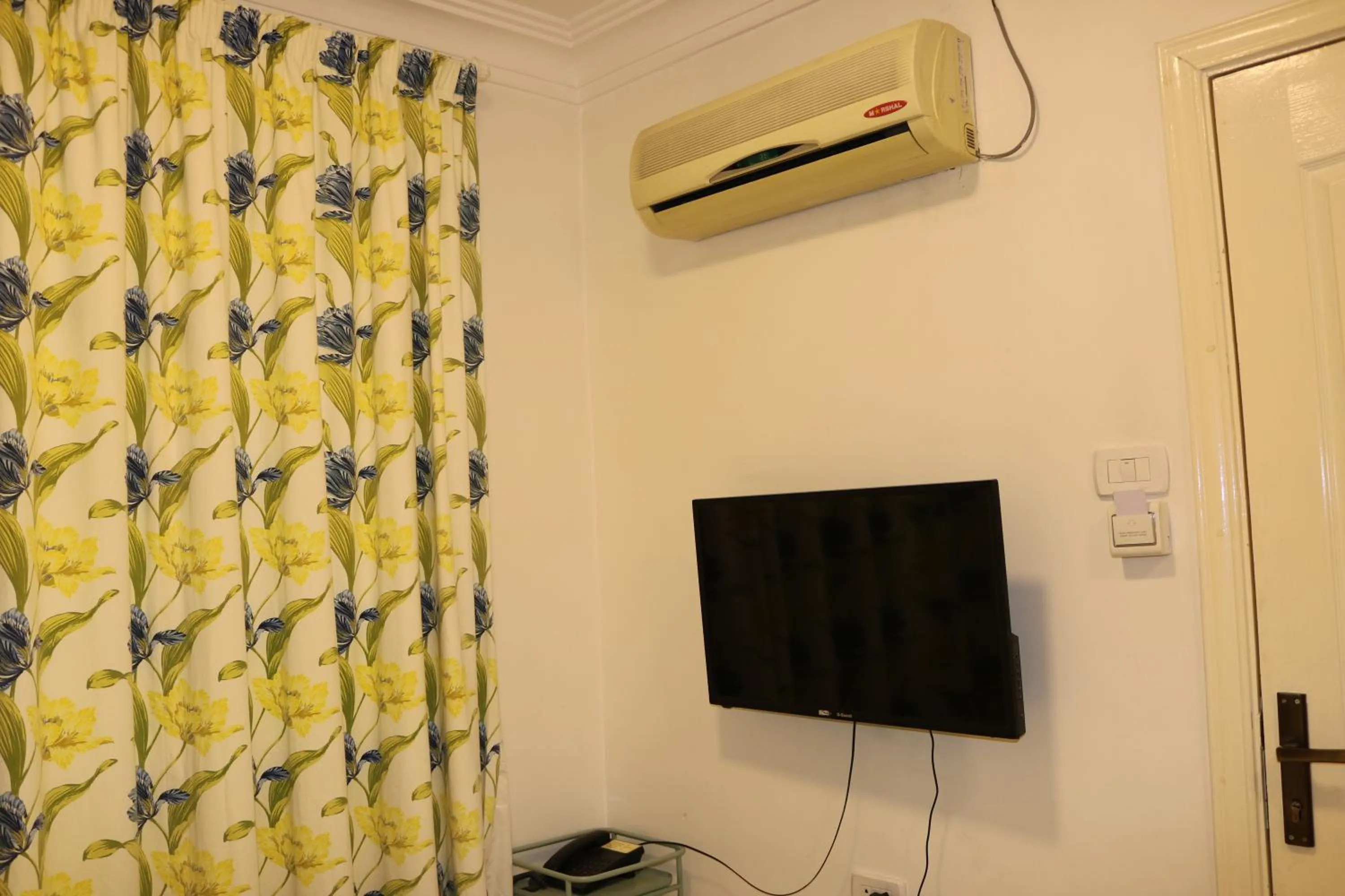 TV and multimedia in Gallery Hotel