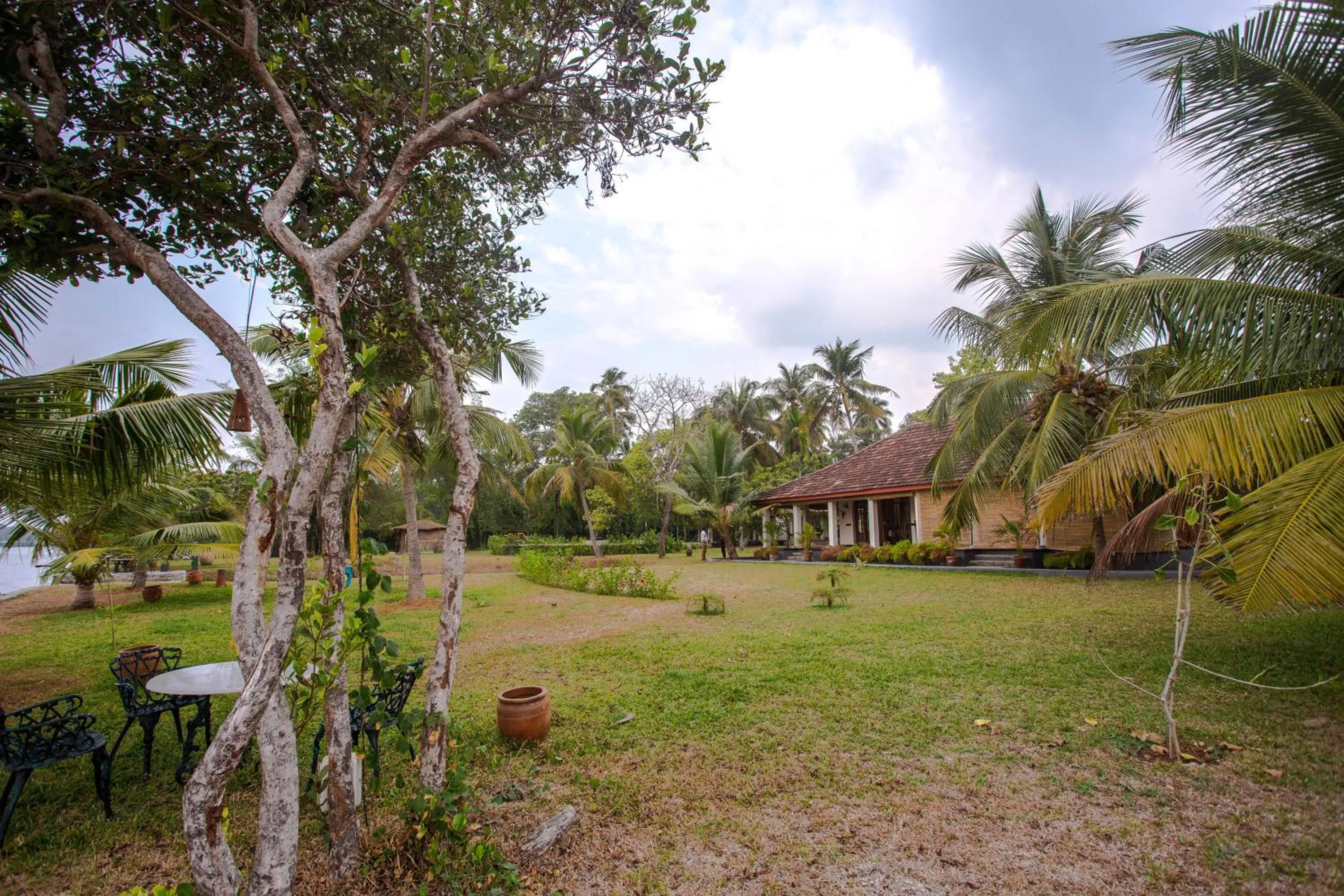 Day in Baymaas LakeHouse