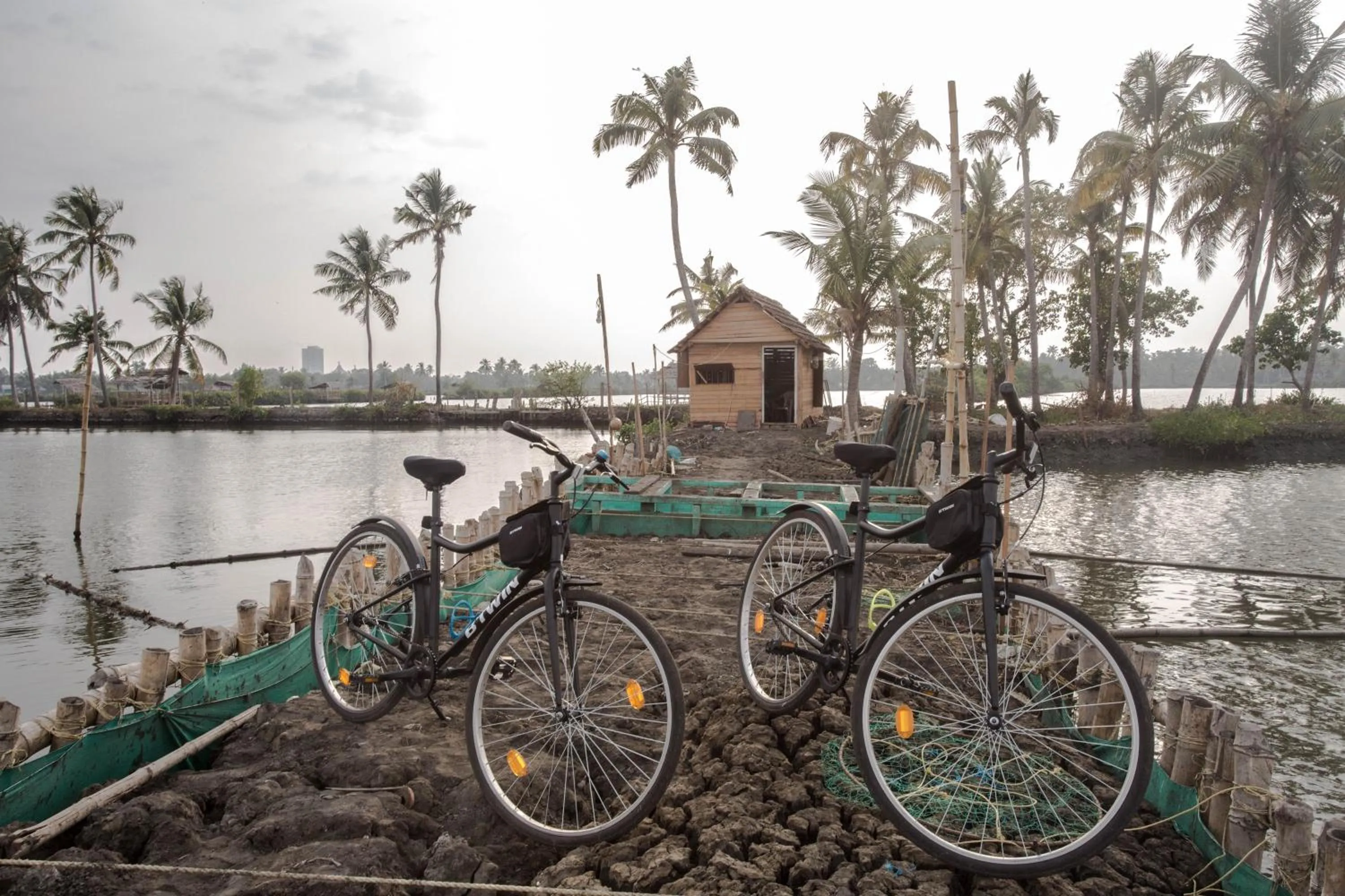 Cycling in Baymaas LakeHouse