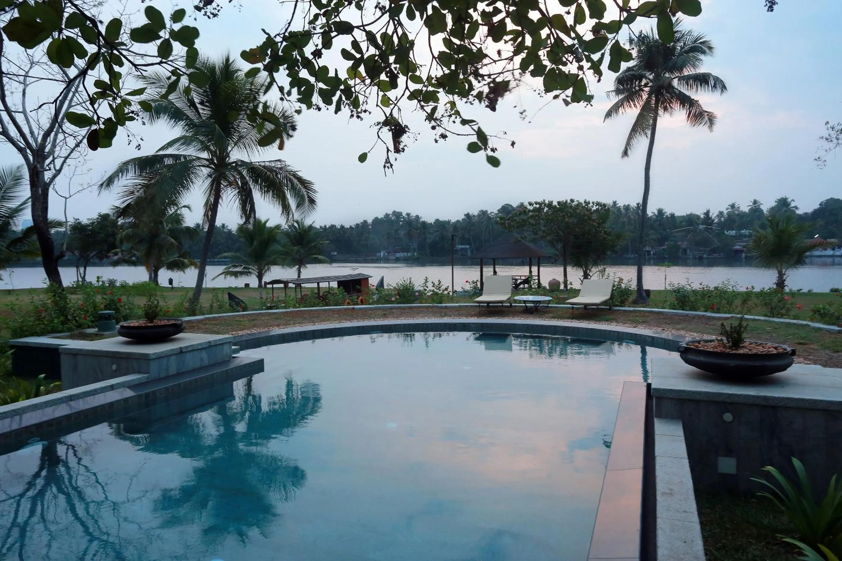 Lake view in Baymaas LakeHouse