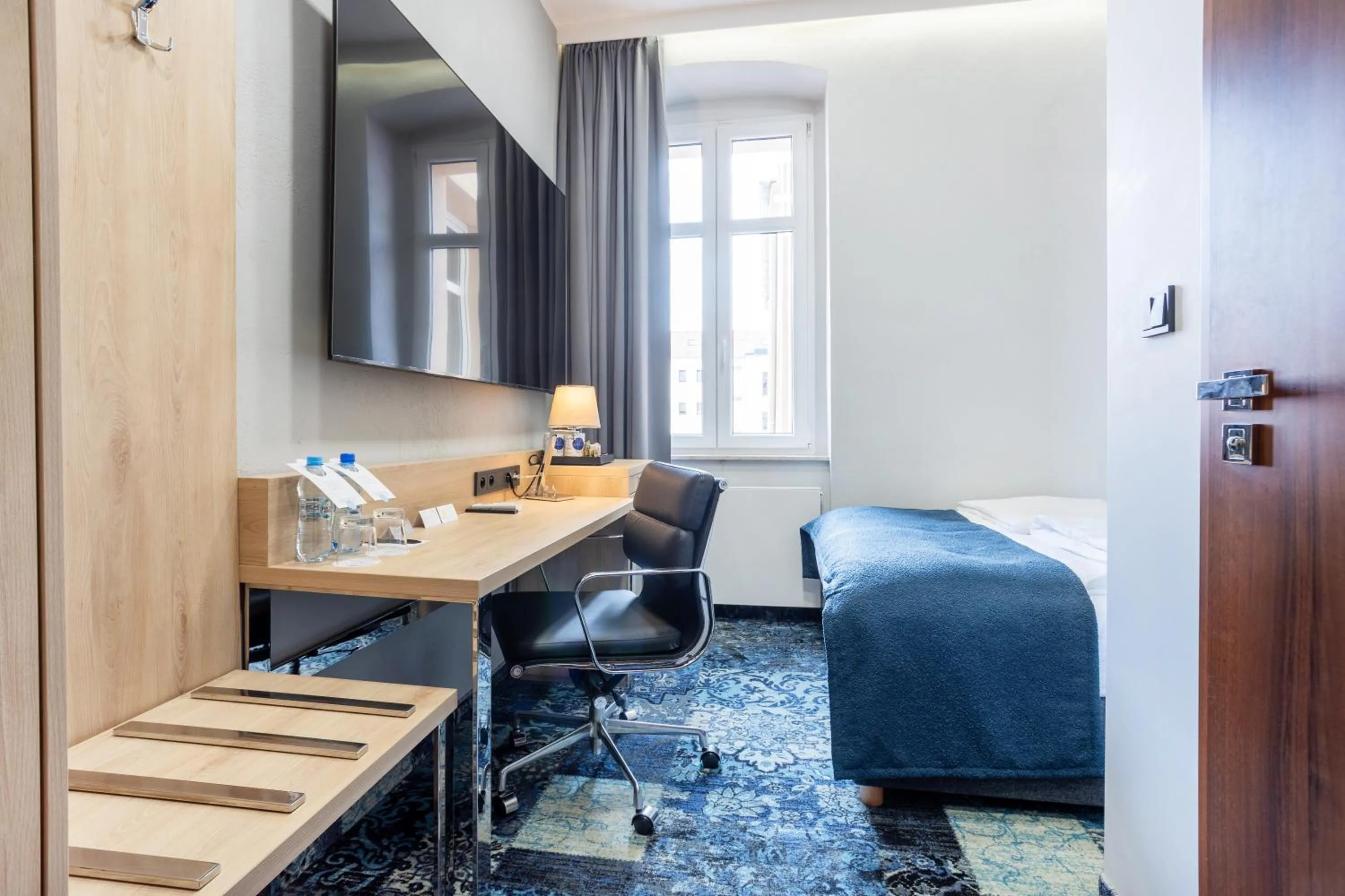 Deluxe Double Room with Shower in Apartamenty Browar Luxury Old Town Poznań 24h