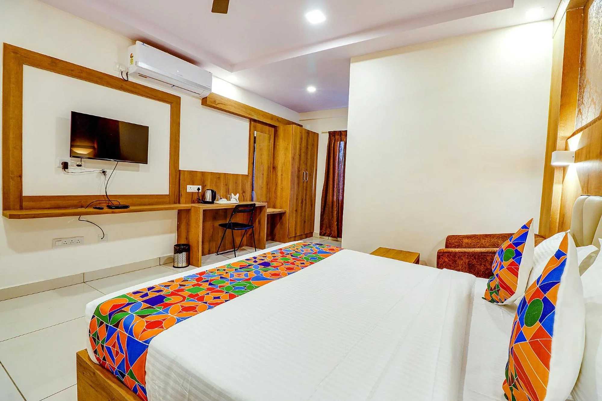 TV and multimedia, Bed in FabHotel Rotano Grand Marathahalli