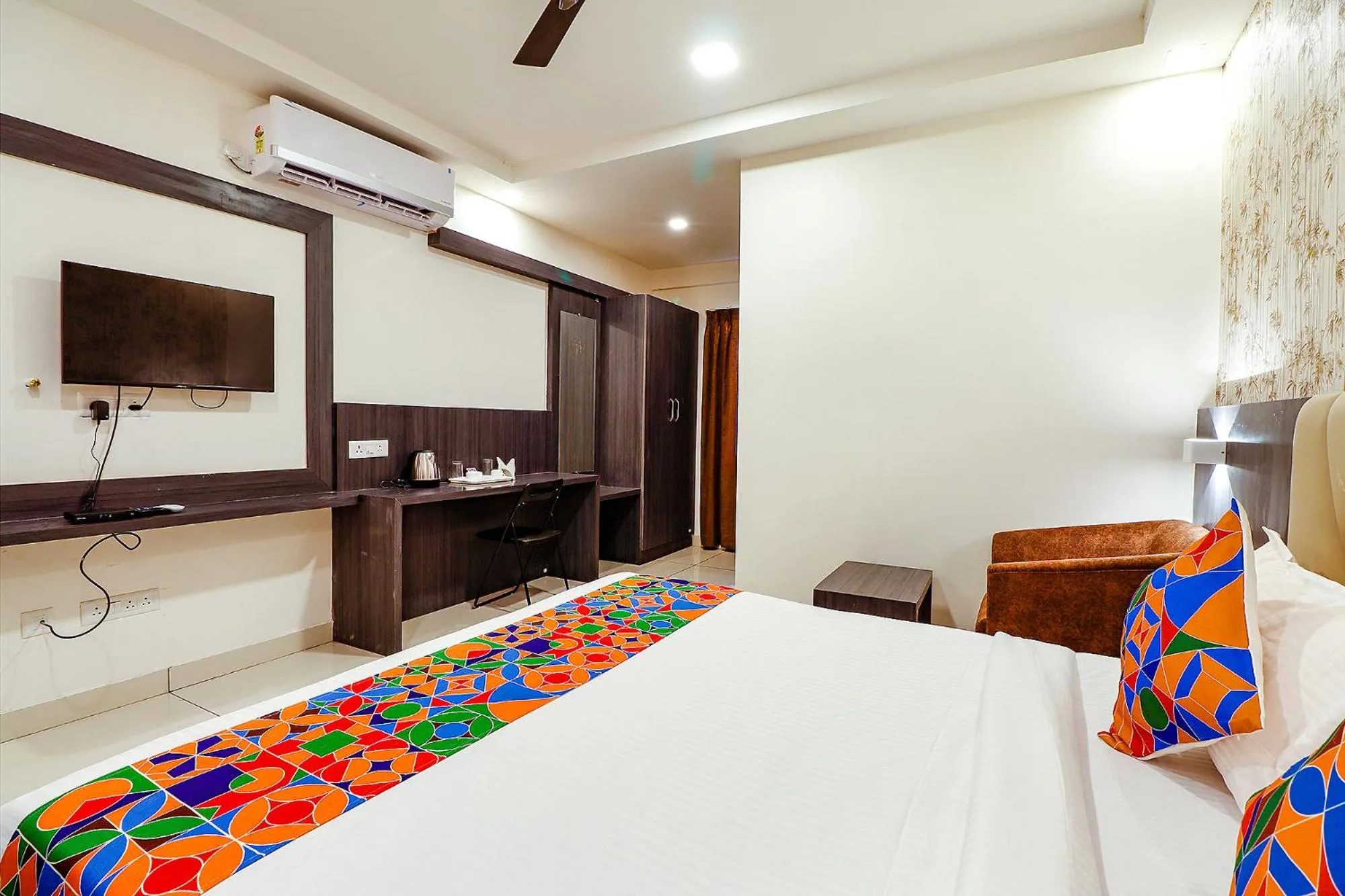 Bed in FabHotel Rotano Grand Marathahalli