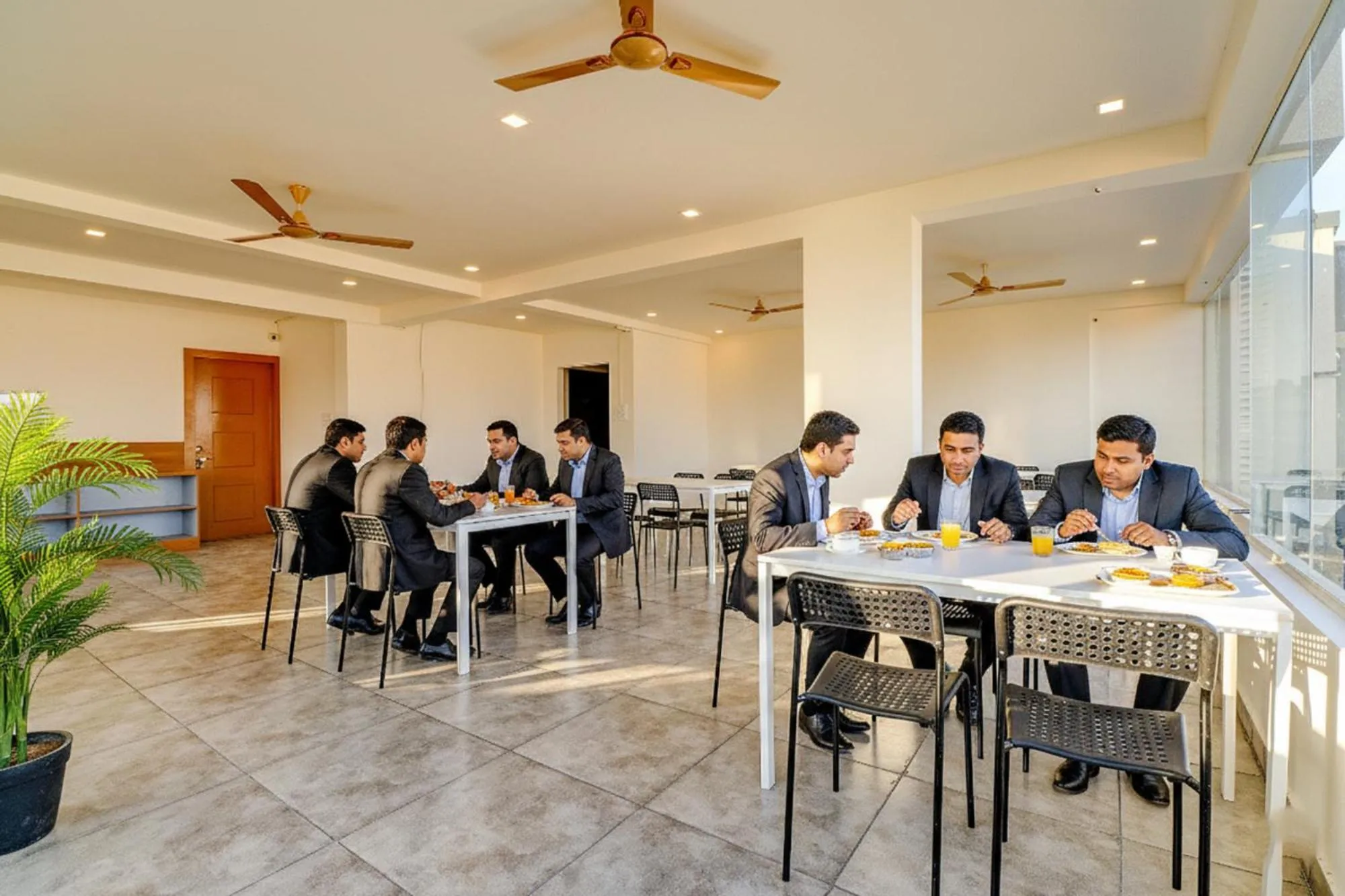 Restaurant/places to eat in FabHotel Rotano Grand Marathahalli